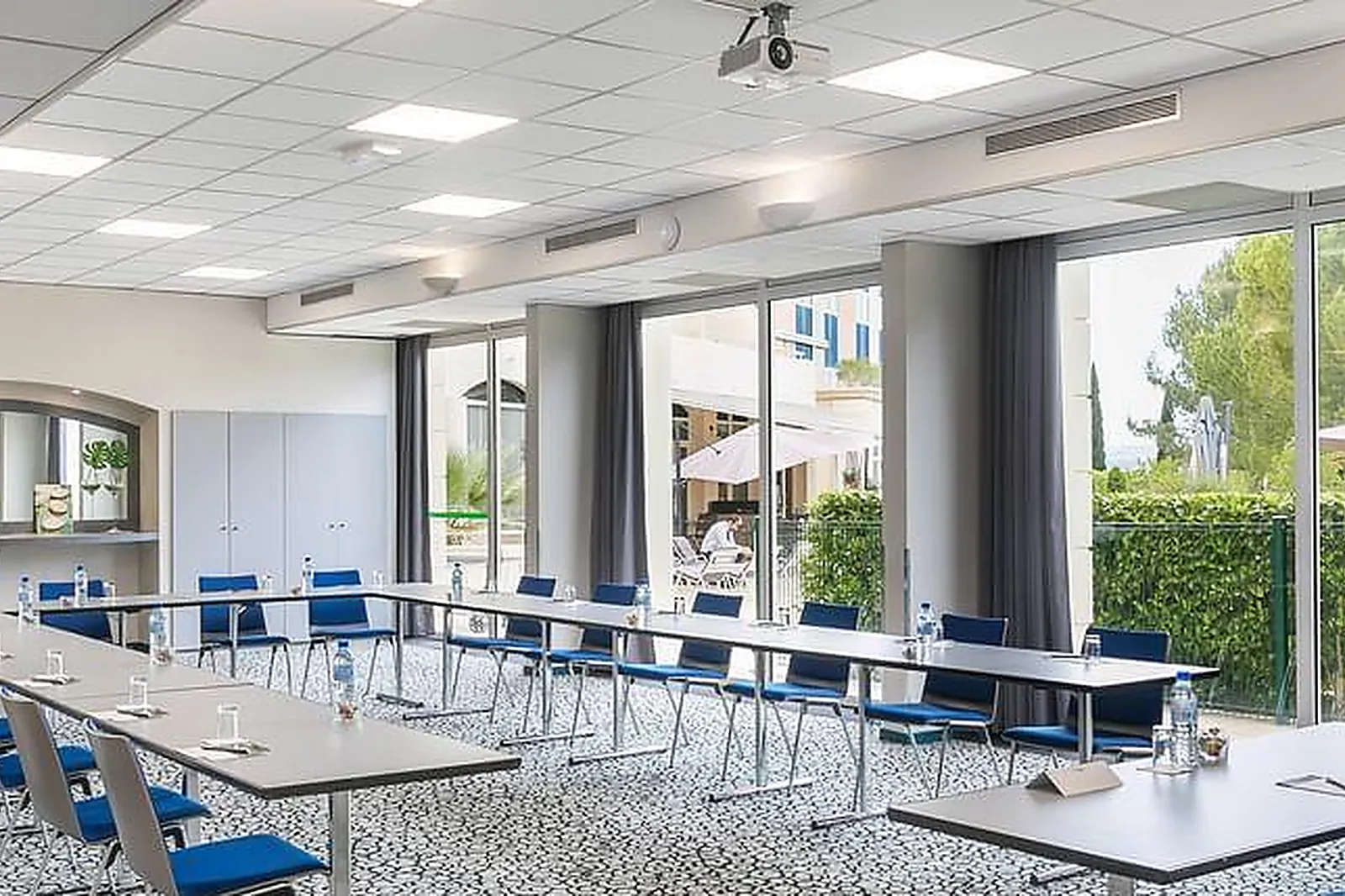 Lieux événementiels, HÔTEL BIRDY BY HAPPYCULTURE****