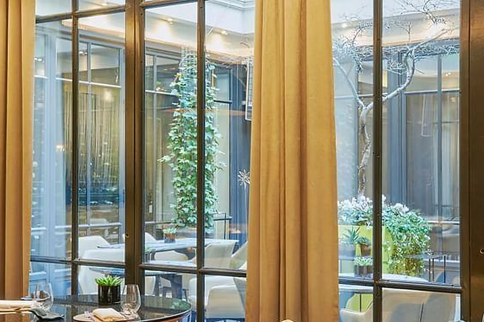 Lieux événementiels, HÔTEL BURGUNDY *****