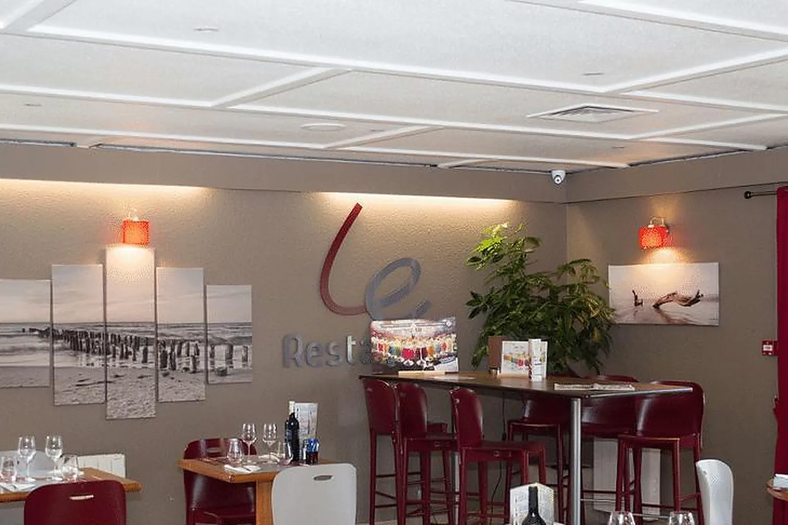 Lieux événementiels, HÔTEL CAMPANILE PUJOLS ***