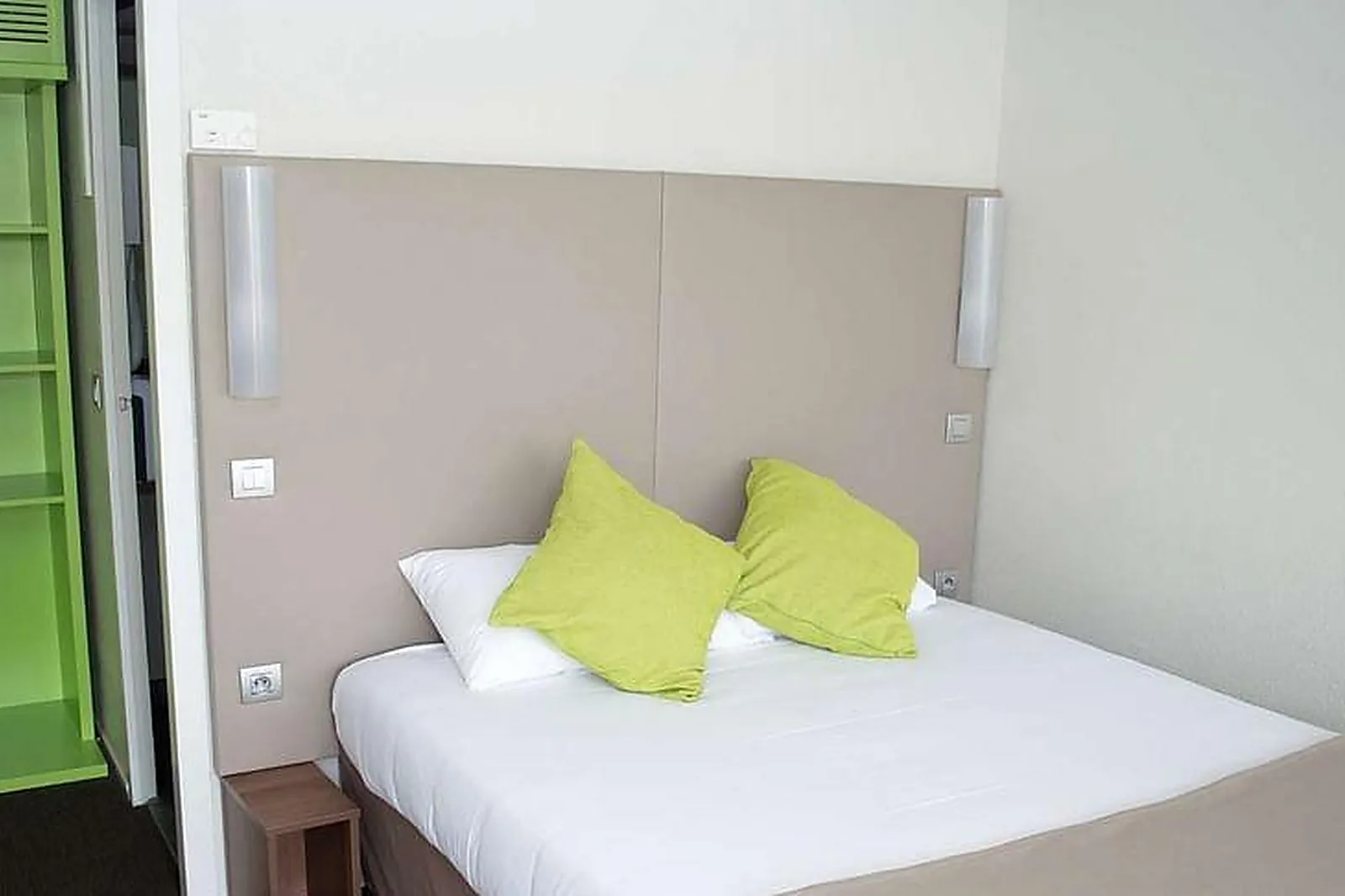 Lieux événementiels, HÔTEL CAMPANILE PUJOLS ***