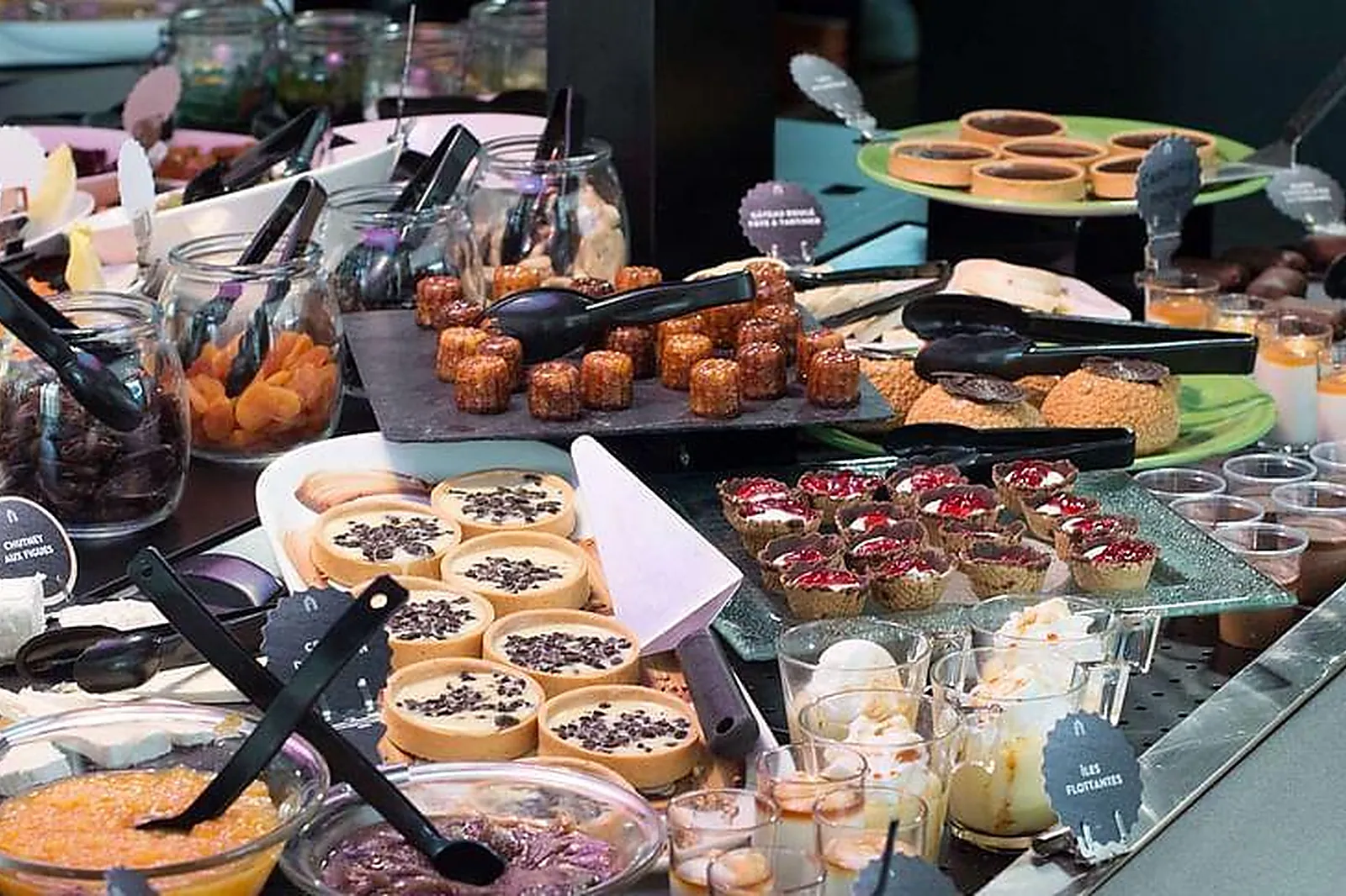 Lieux événementiels, HÔTEL CAMPANILE PUJOLS ***