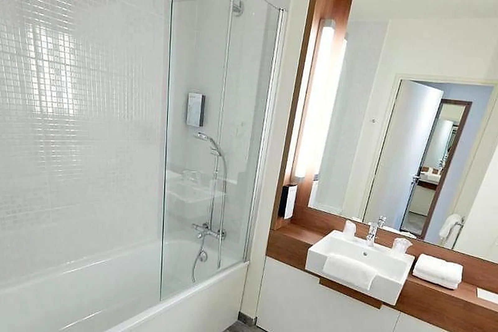 Lieux événementiels, BAINS DOUCHES SAINT-GERMAIN-DES-PRÉS