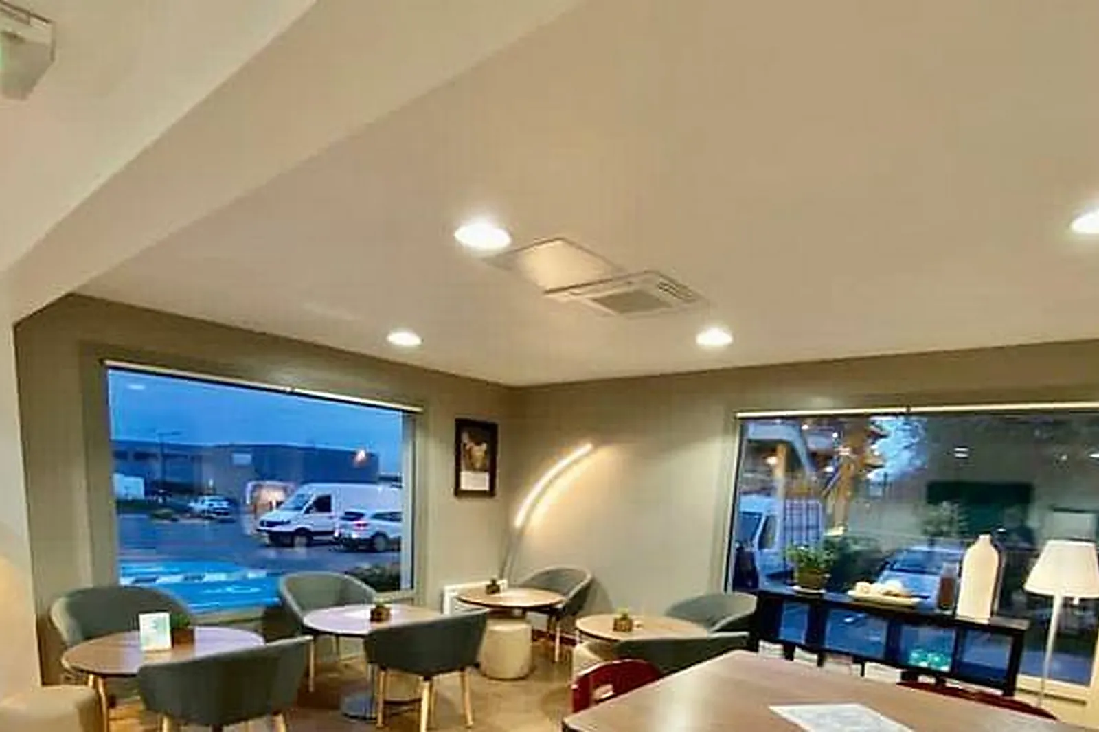 Lieux événementiels, HÔTEL CAMPANILE VILLEJUST