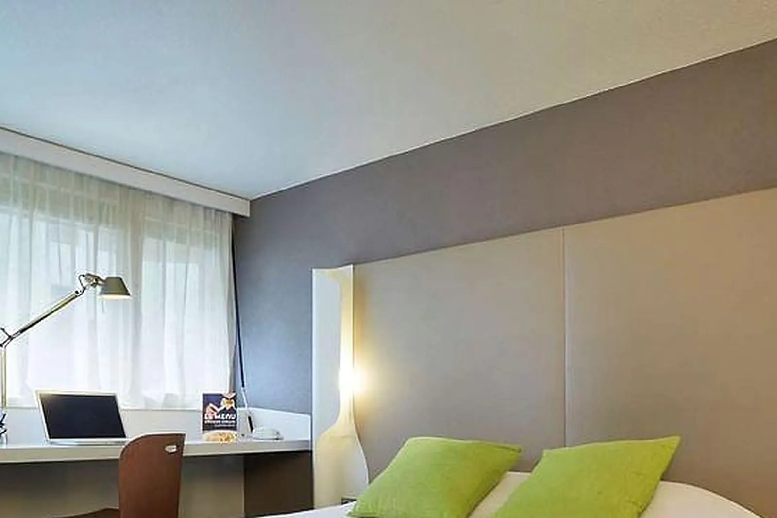 Lieux événementiels, HÔTEL CAMPANILE VILLEJUST