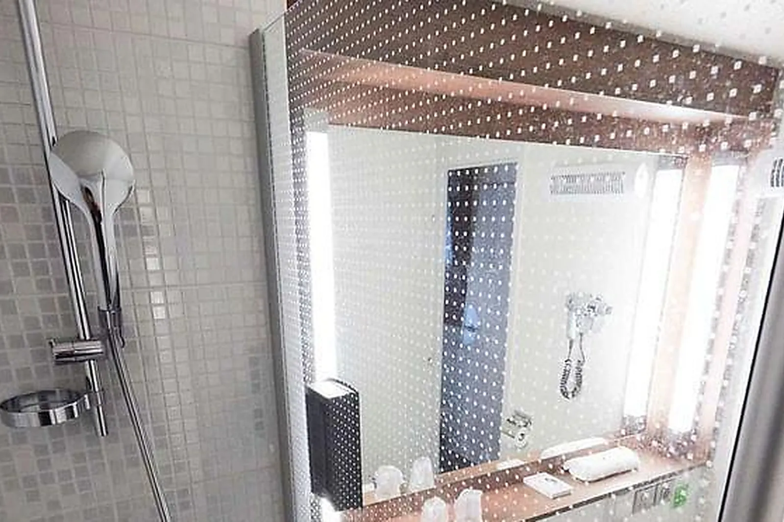 Lieux événementiels, HÔTEL CAMPANILE VILLEJUST