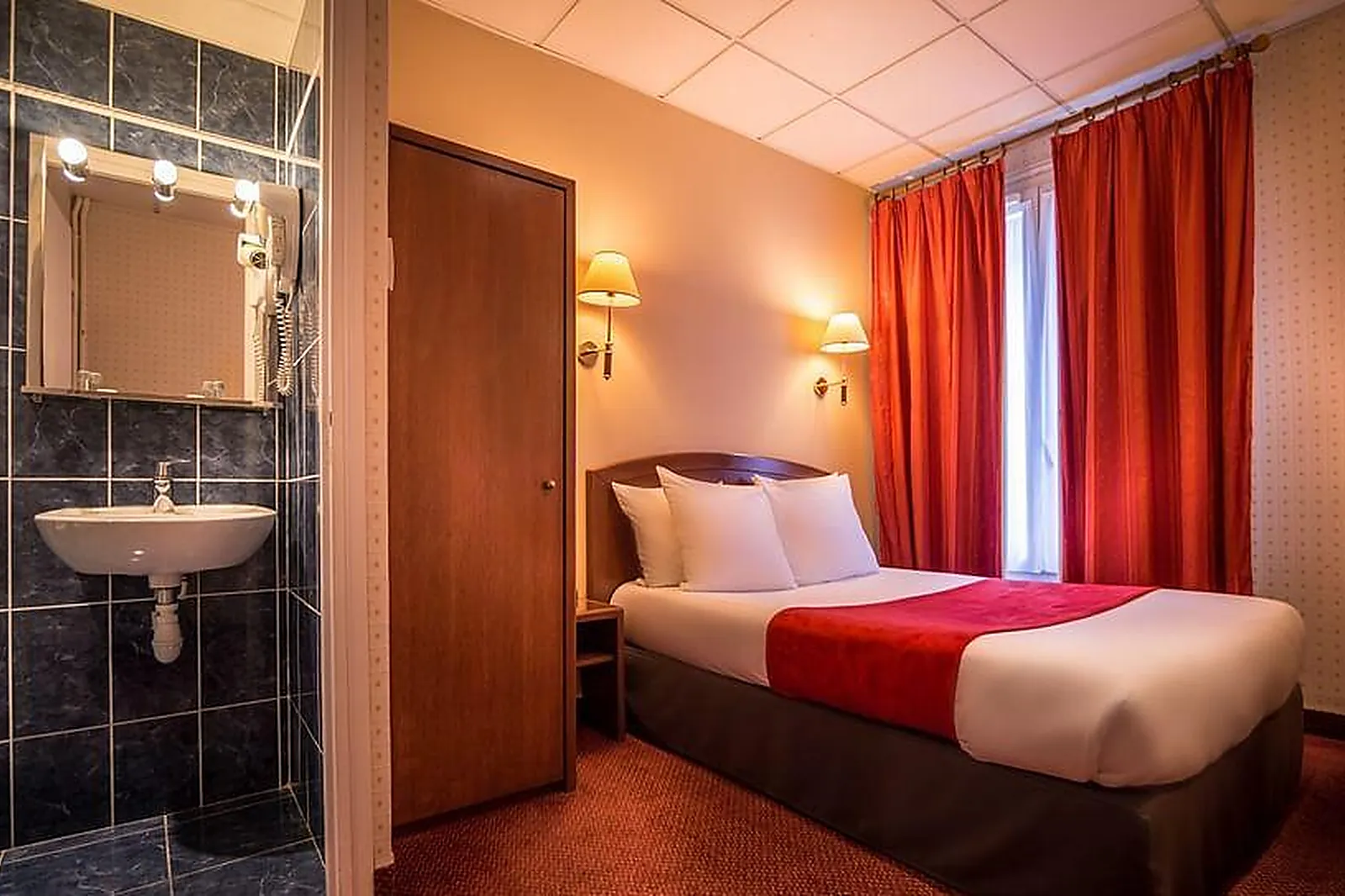 Lieux événementiels, HÔTEL CHARLEMAGNE ****