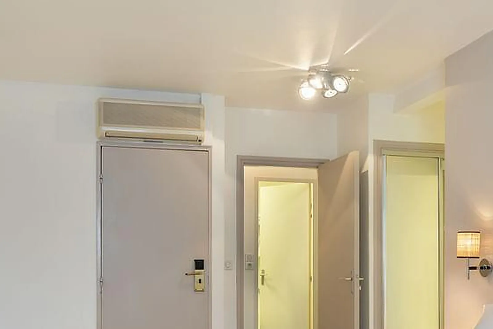 Lieux événementiels, HÔTEL CHROMATICS BY HAPPYCULTURE ***