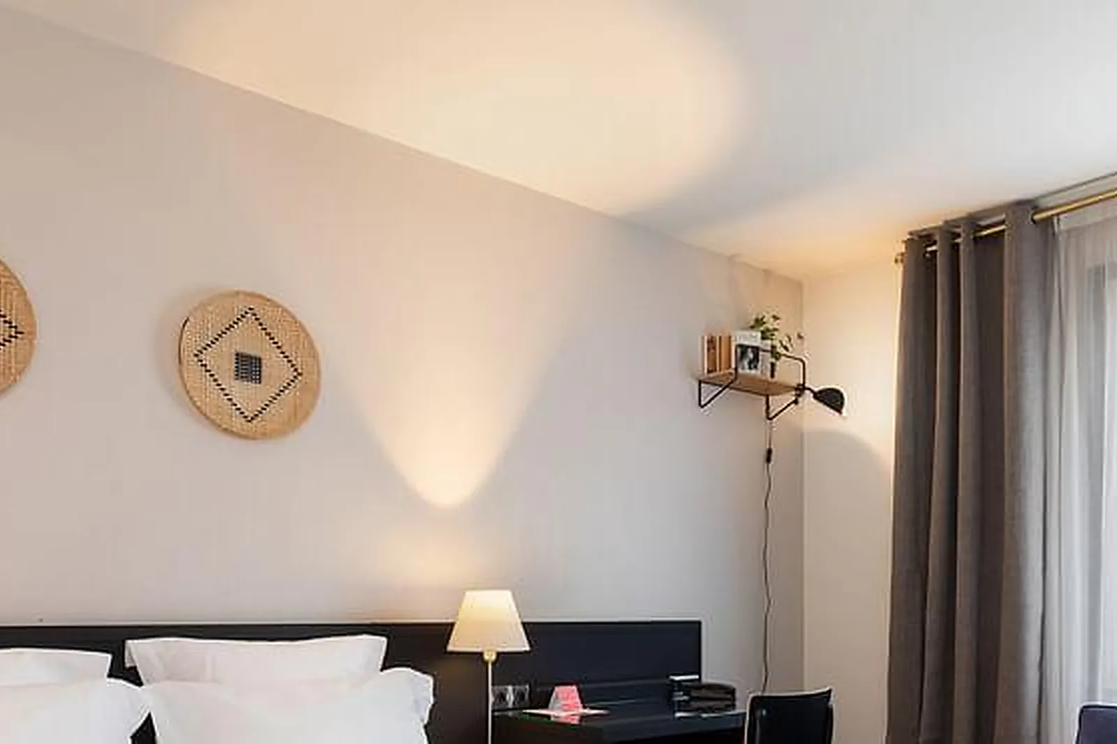 Lieux événementiels, HÔTEL CHROMATICS BY HAPPYCULTURE ***