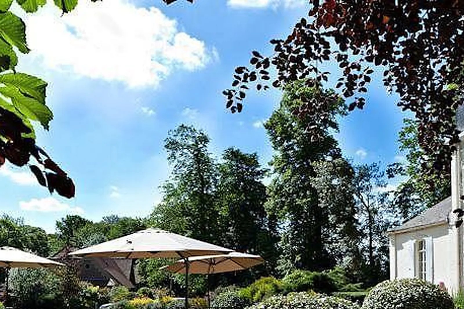 Lieux événementiels, HÔTEL CHÂTEAU CLÉRY ***