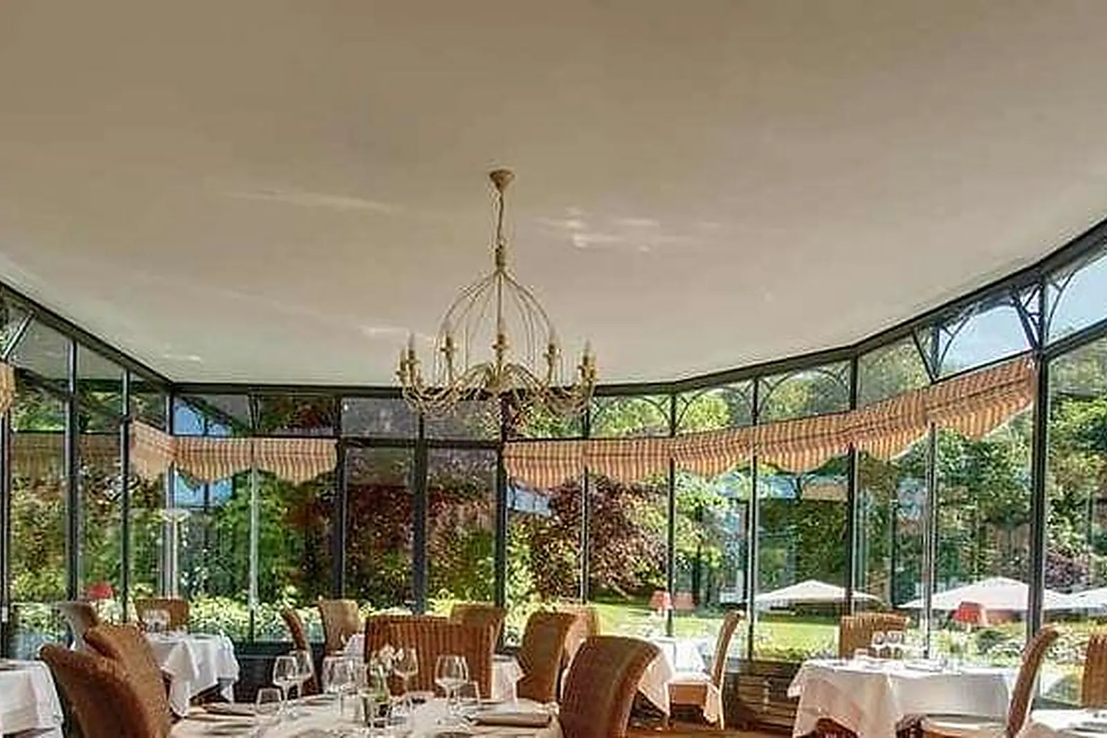 Lieux événementiels, HÔTEL CHÂTEAU CLÉRY ***