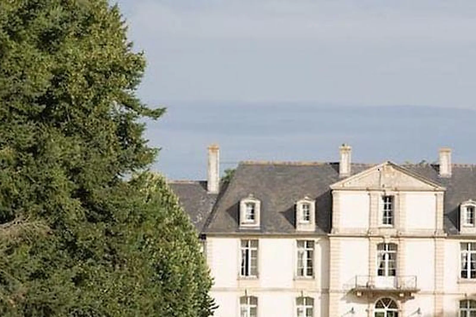Lieux événementiels, HÔTEL CHÂTEAU DE SULLY ***