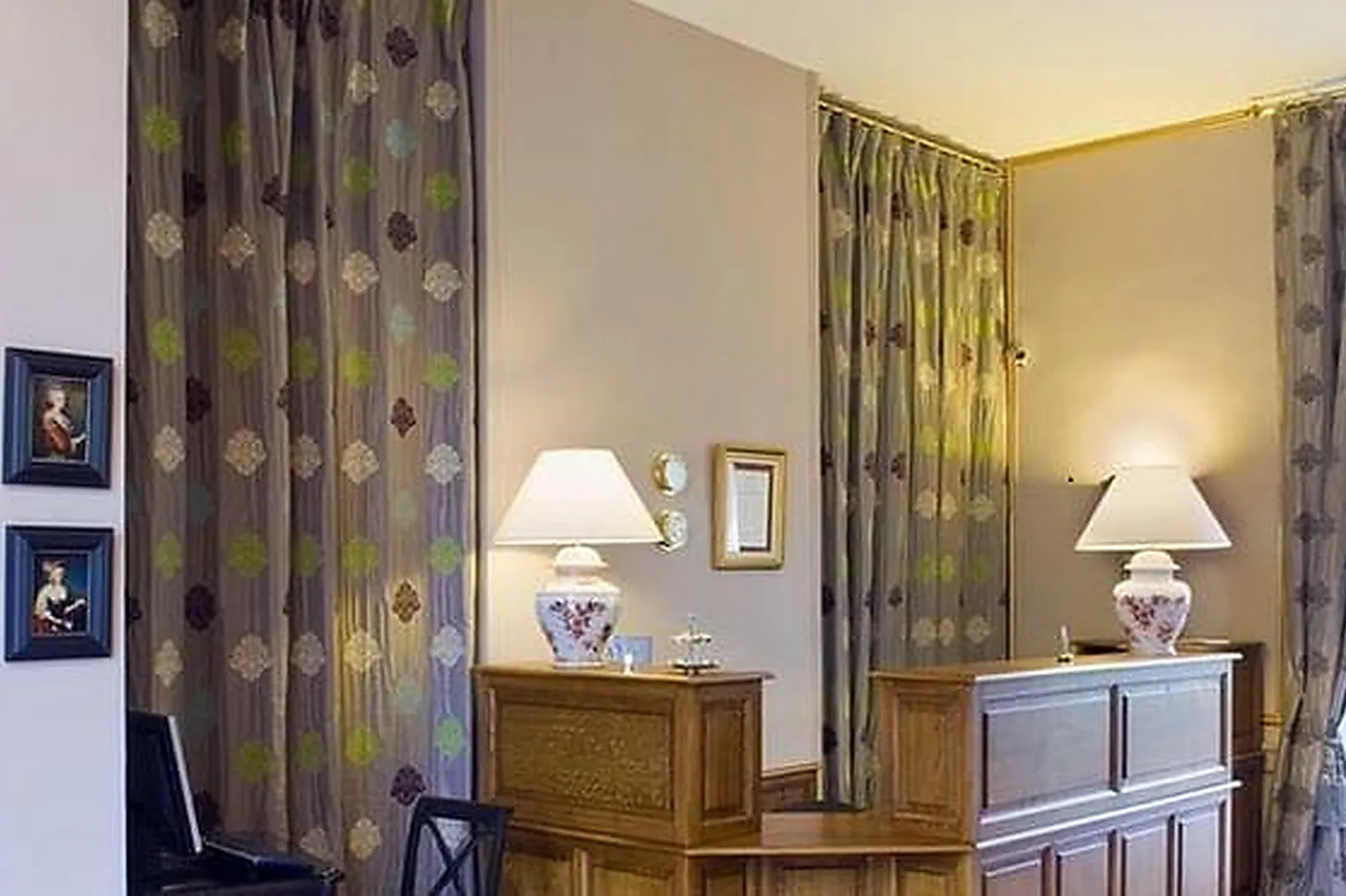 Lieux événementiels, HÔTEL CHÂTEAU DE SULLY ***