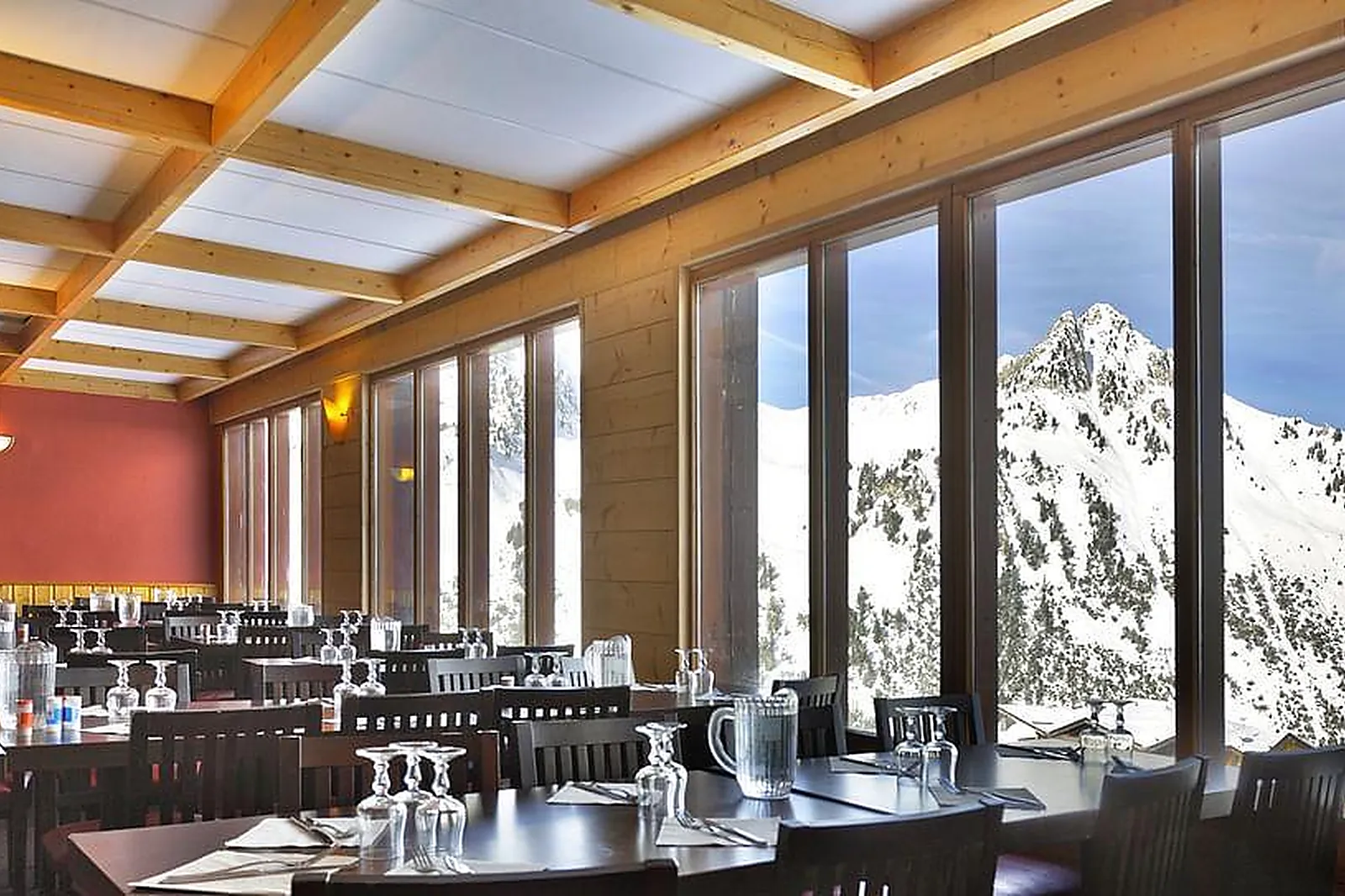 Lieux événementiels, HÔTEL CLUB MMV LES MÉLÈZES ****