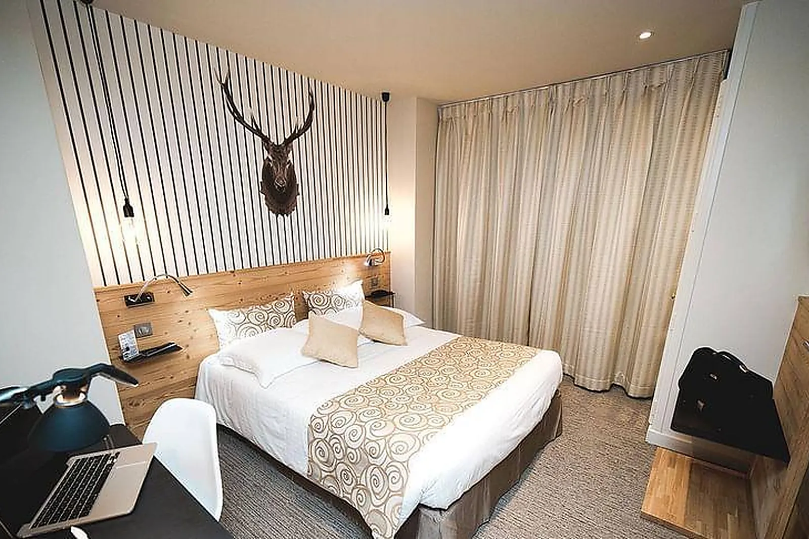 Lieux événementiels, DOMAINE DE LA RÉSIDENCE