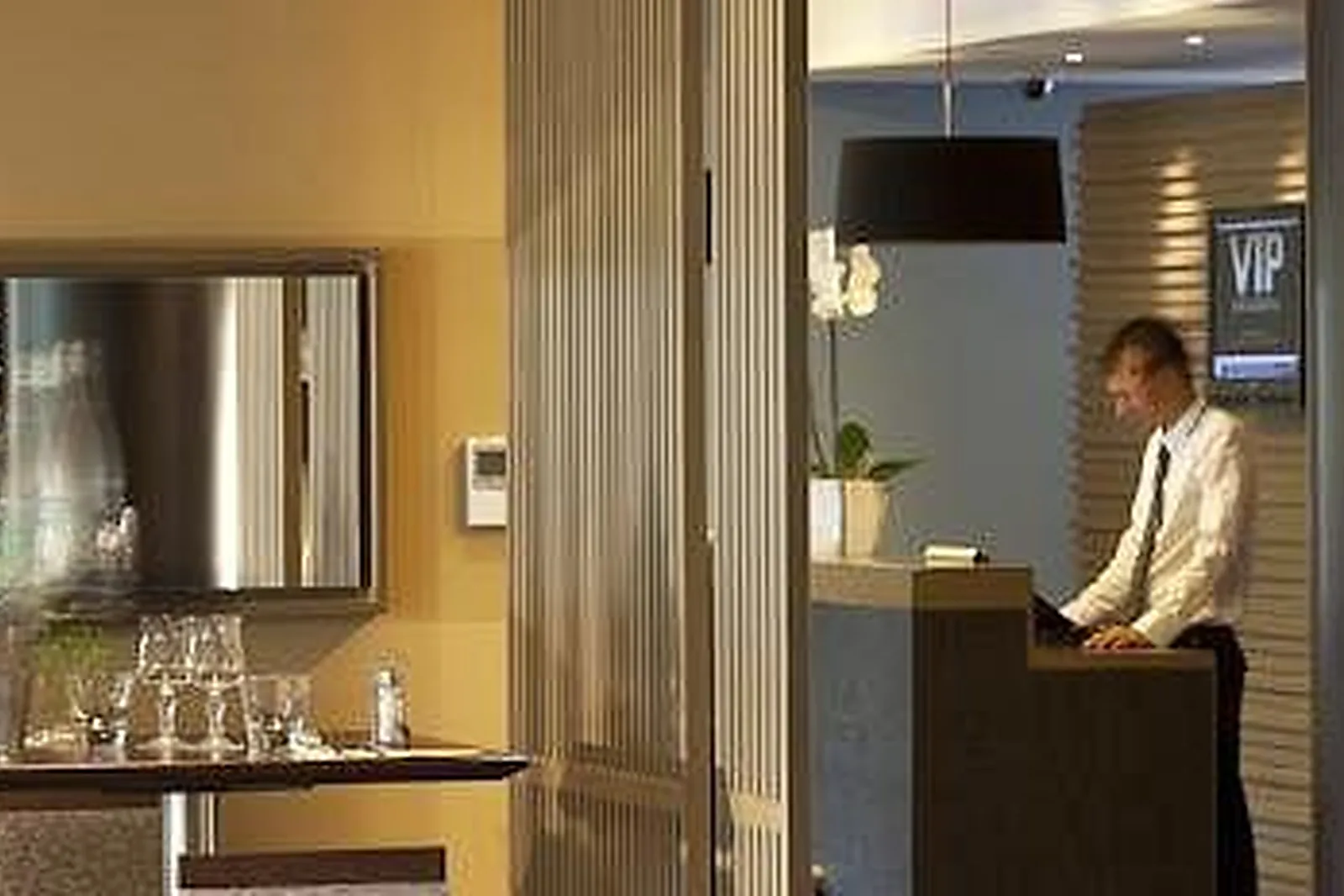 Lieux événementiels, HÔTEL ESCALE OCEANIA AIX-EN-PROVENCE ***