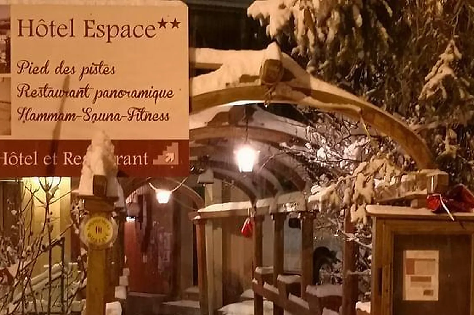 Lieux événementiels, HÔTEL ESPACE - RESTAURANT LE DORMILLOUSE