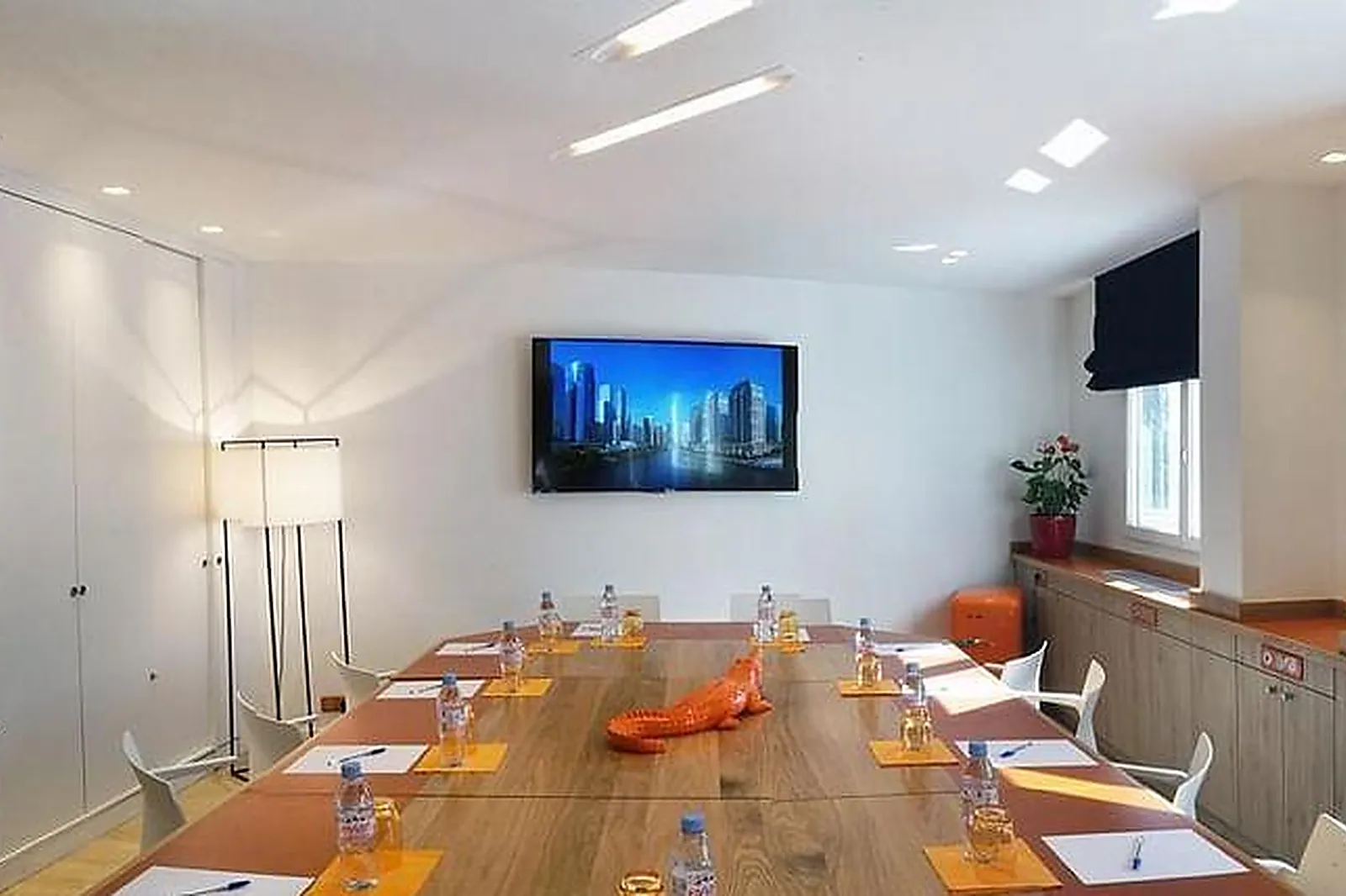 Lieux événementiels, HÔTEL GRATTE-CIEL LYON VILLEURBANNE ***