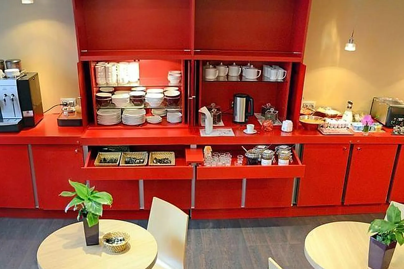 Lieux événementiels, HÔTEL GRATTE-CIEL LYON VILLEURBANNE ***