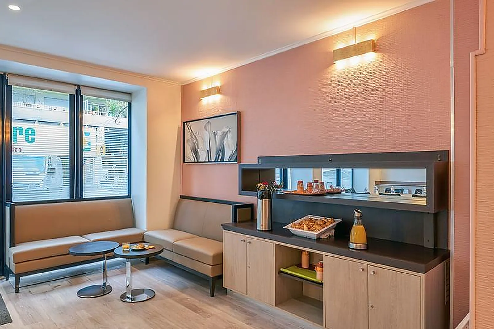 Lieux événementiels, HÔTEL HOME MODERNE ***