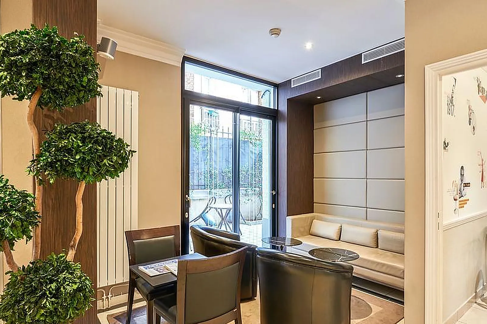 Lieux événementiels, HÔTEL HOME MODERNE ***