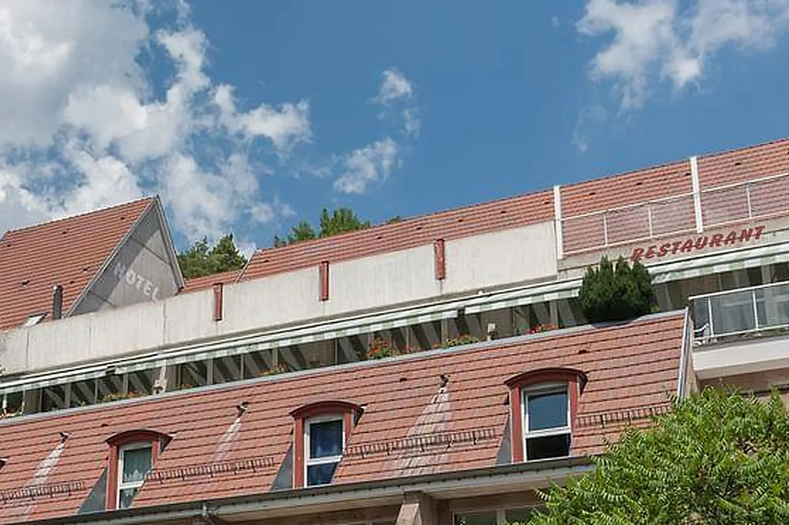 Lieux événementiels, HÔTEL HUSSEREN LES CHÂTEAUX***