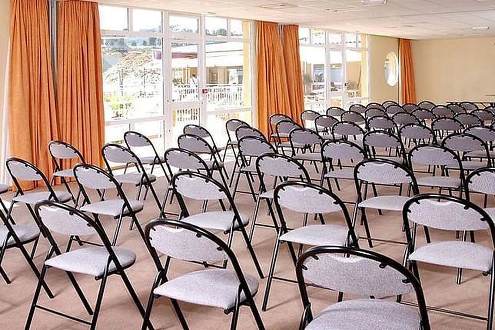 Lieux événementiels, HÔTEL IBIS LA CIOTAT ***