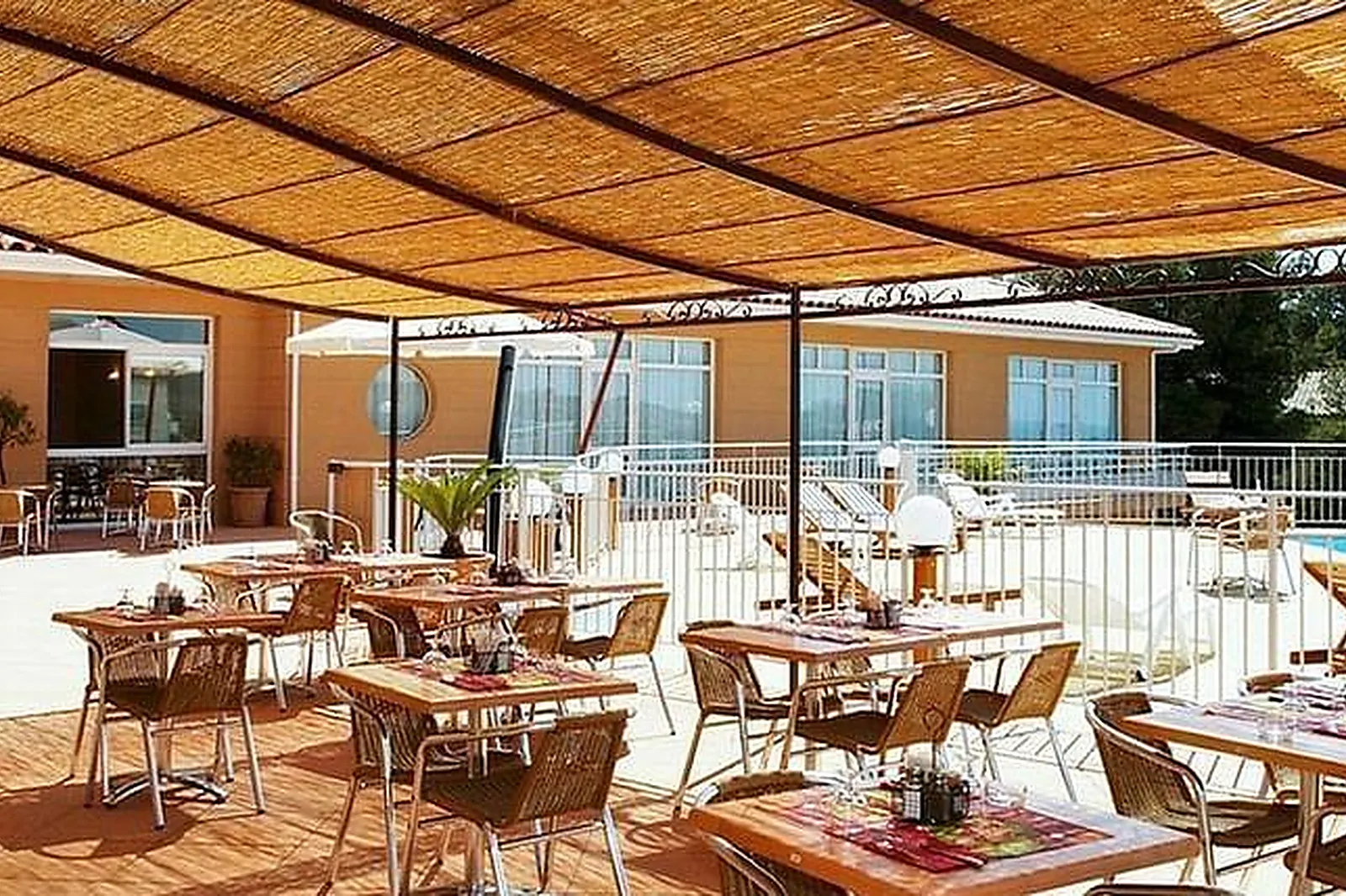 Lieux événementiels, HÔTEL IBIS LA CIOTAT ***