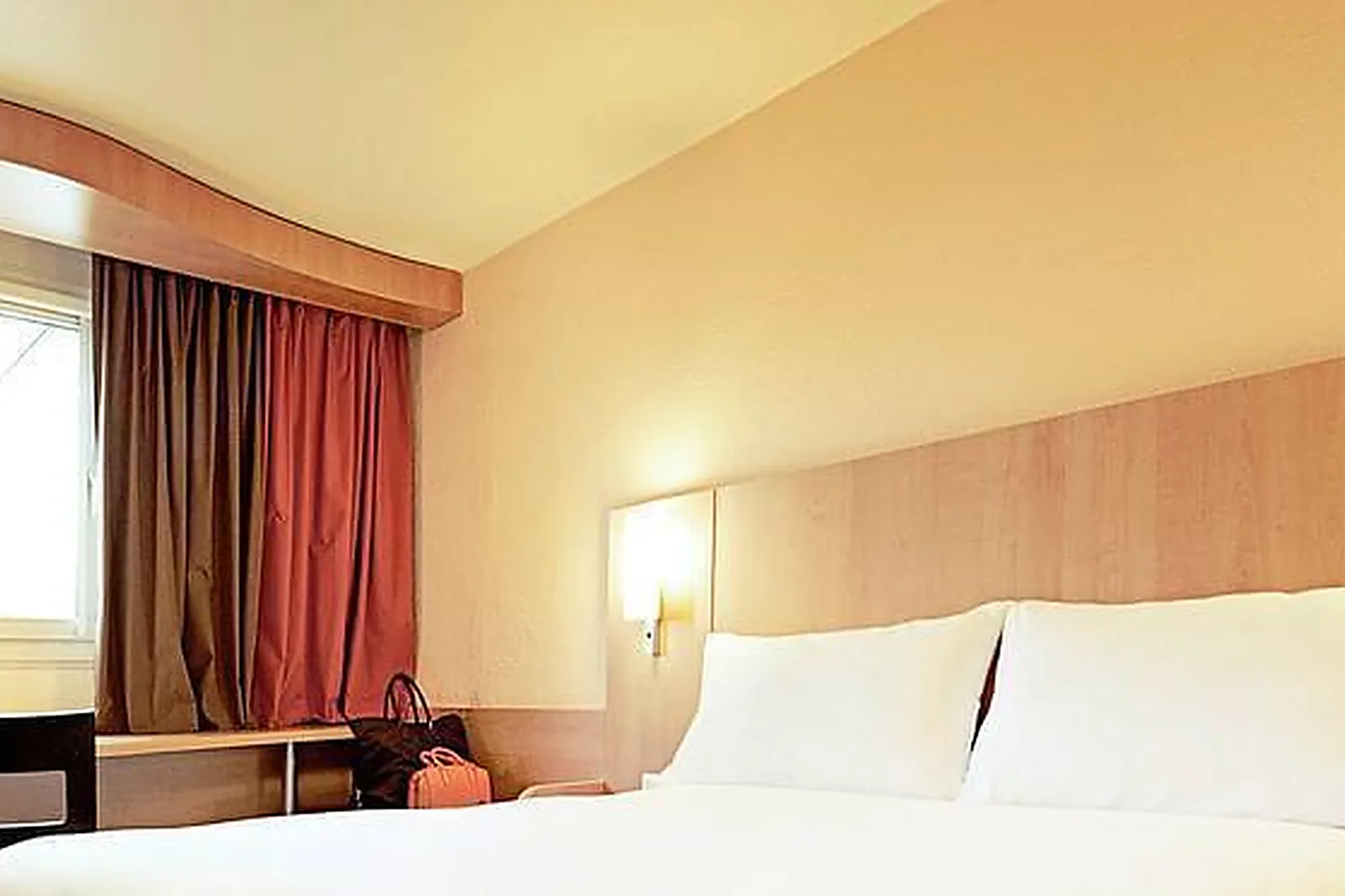 Lieux événementiels, HÔTEL IBIS MARTIGUES CENTRE ***