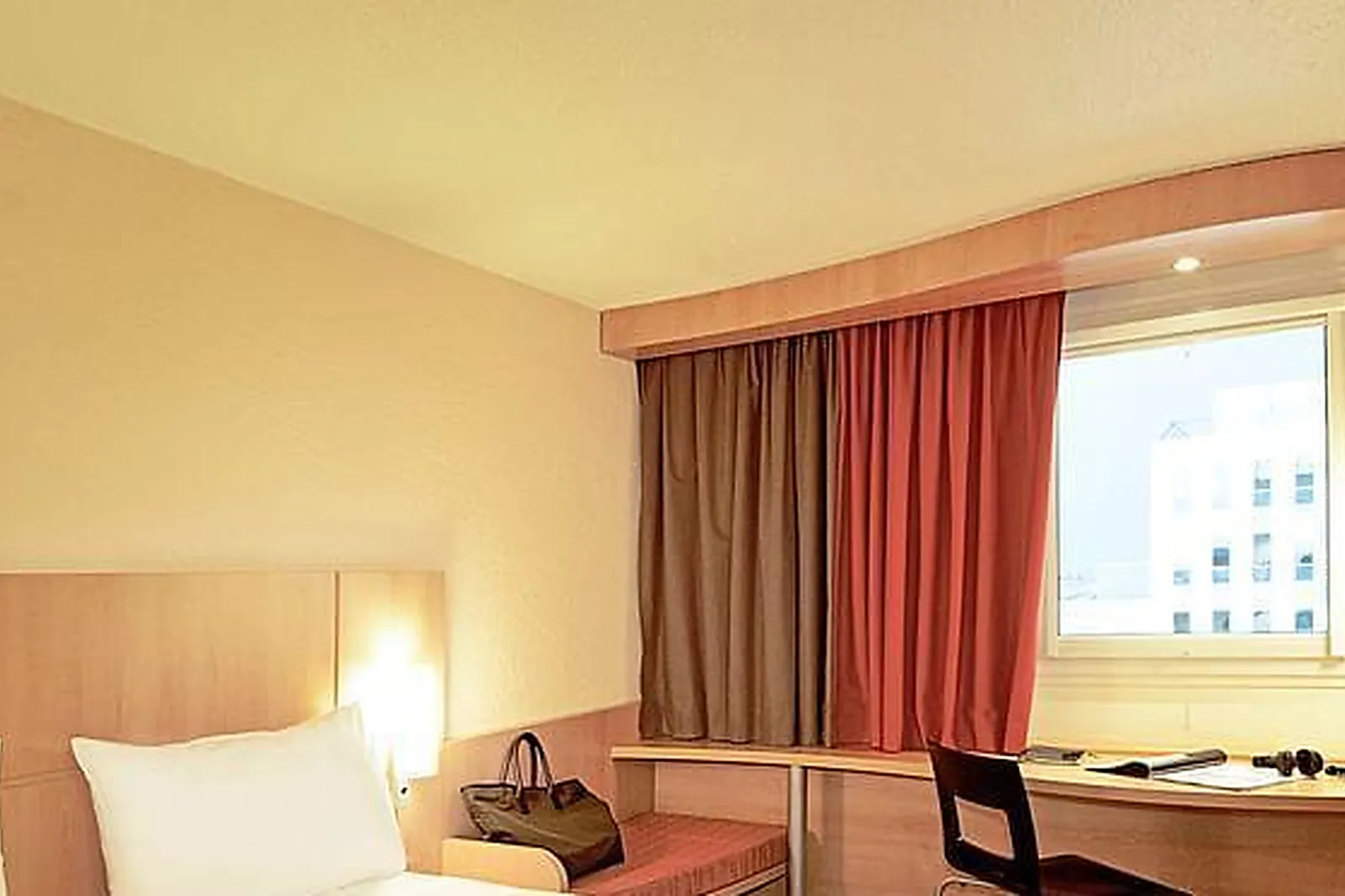 Lieux événementiels, HÔTEL IBIS MARTIGUES CENTRE ***