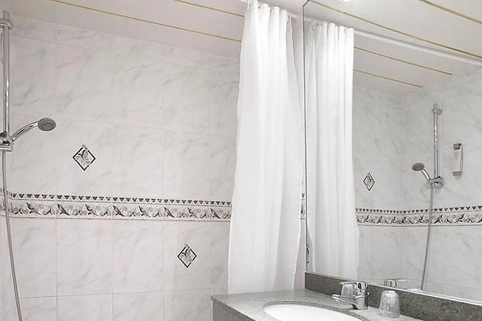 Lieux événementiels, HÔTEL IBIS PONTARLIER***