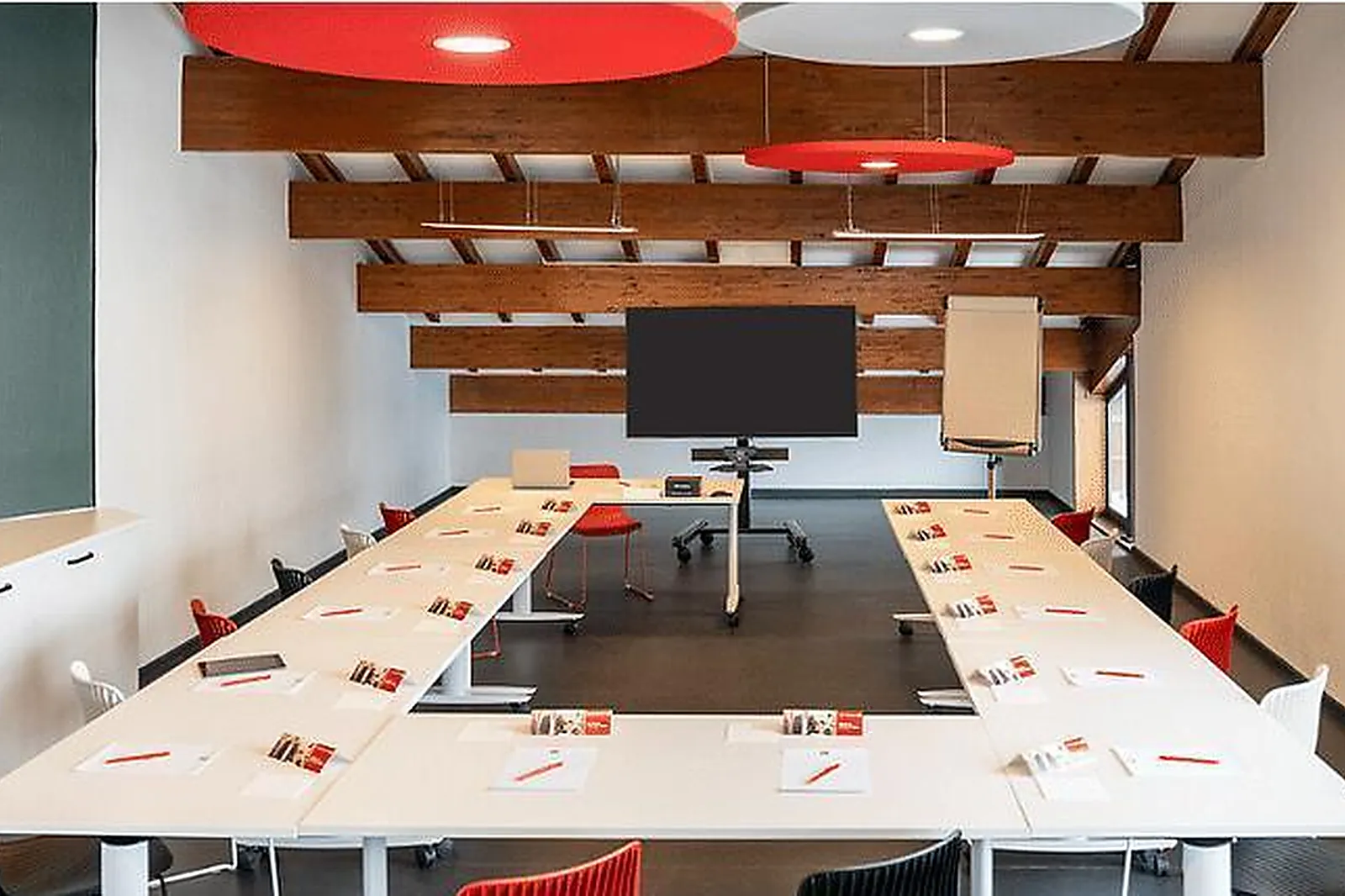 Lieux événementiels, HÔTEL IBIS PONTARLIER***