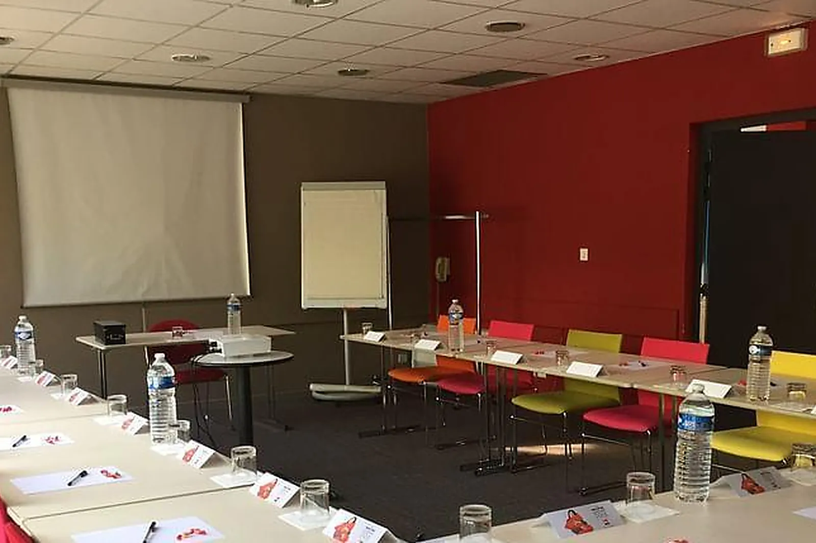 Lieux événementiels, HÔTEL IBIS NIMES OUEST