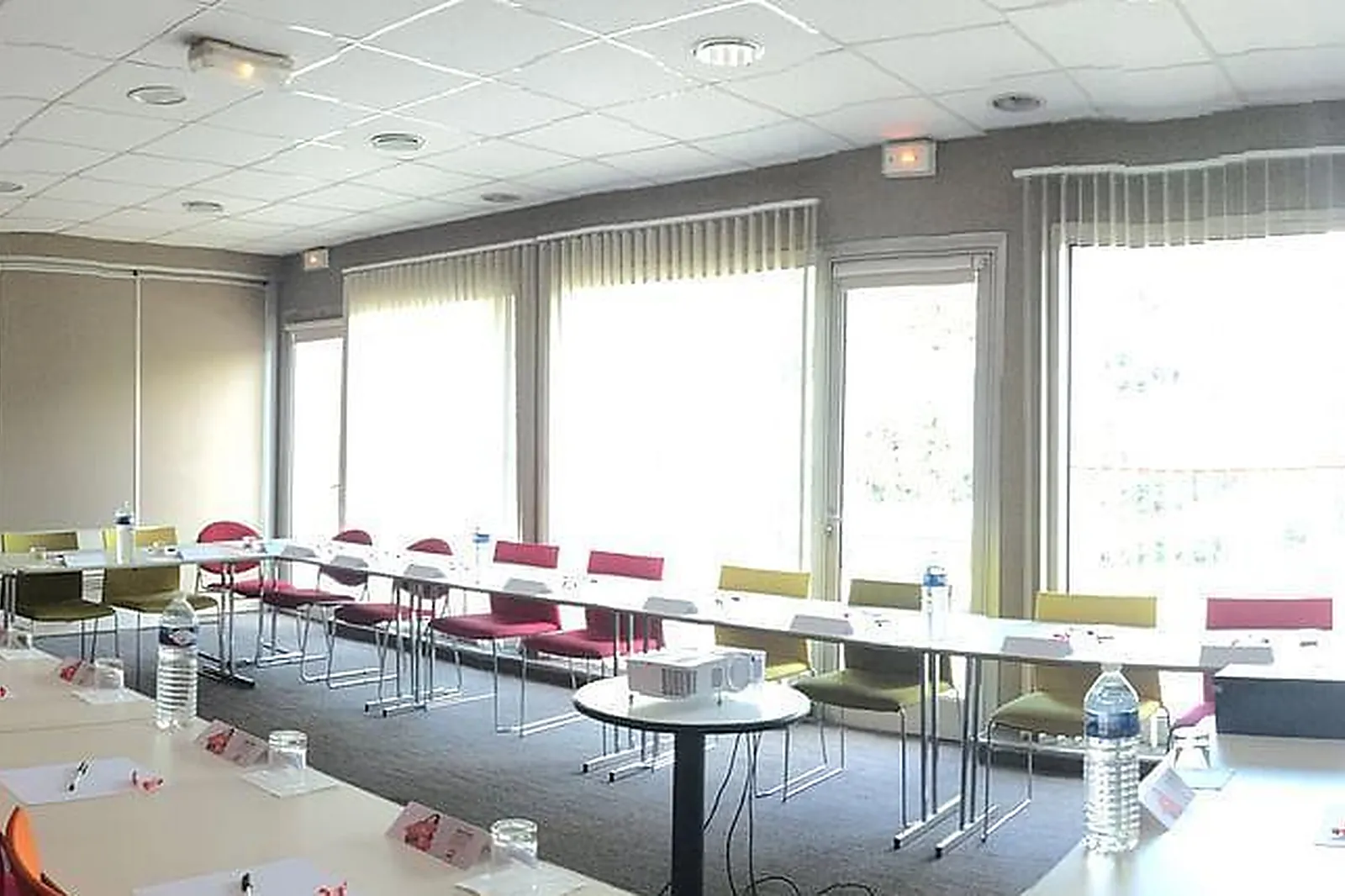 Lieux événementiels, HÔTEL IBIS NIMES OUEST