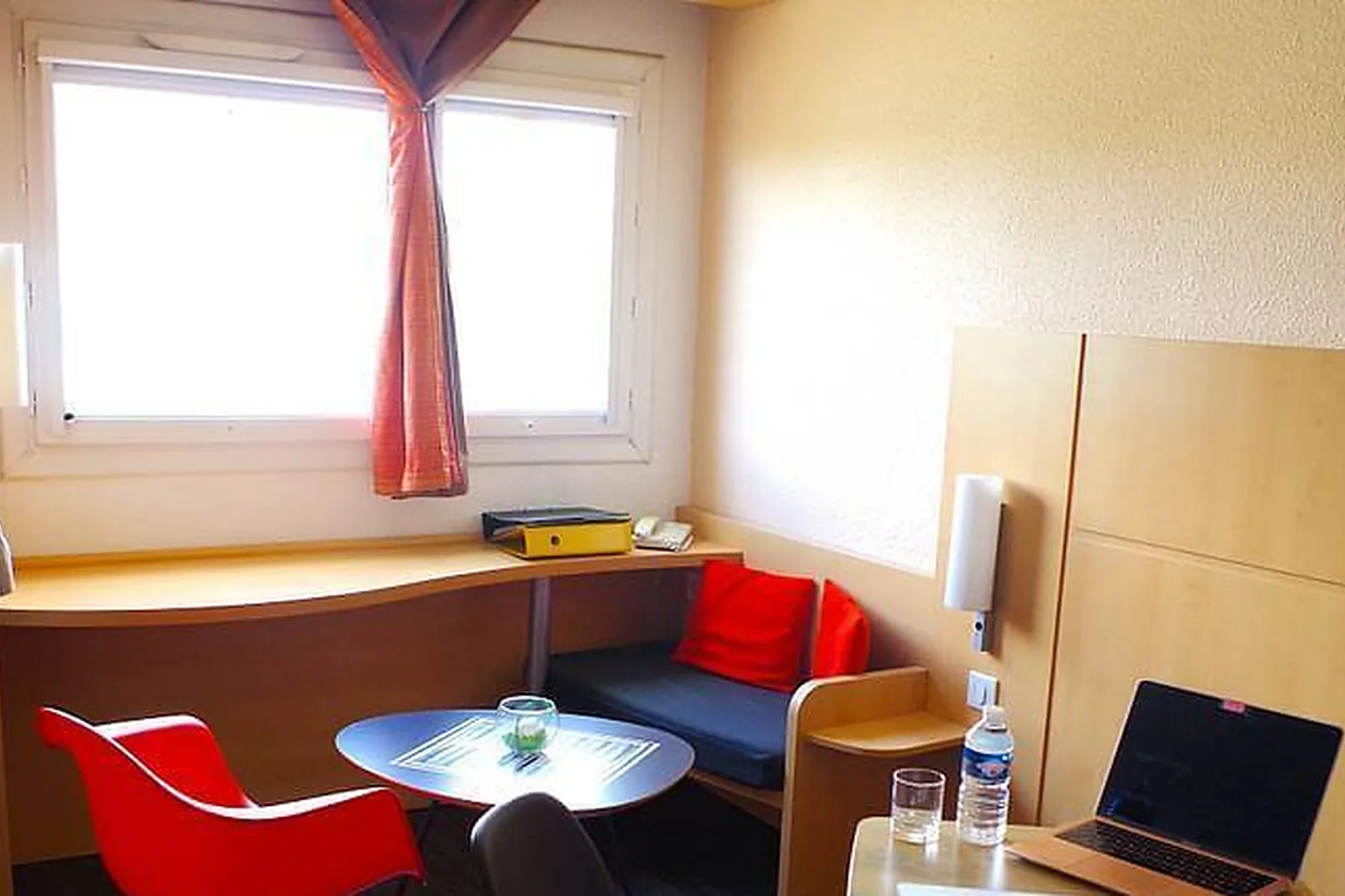 Lieux événementiels, HÔTEL IBIS NIMES OUEST