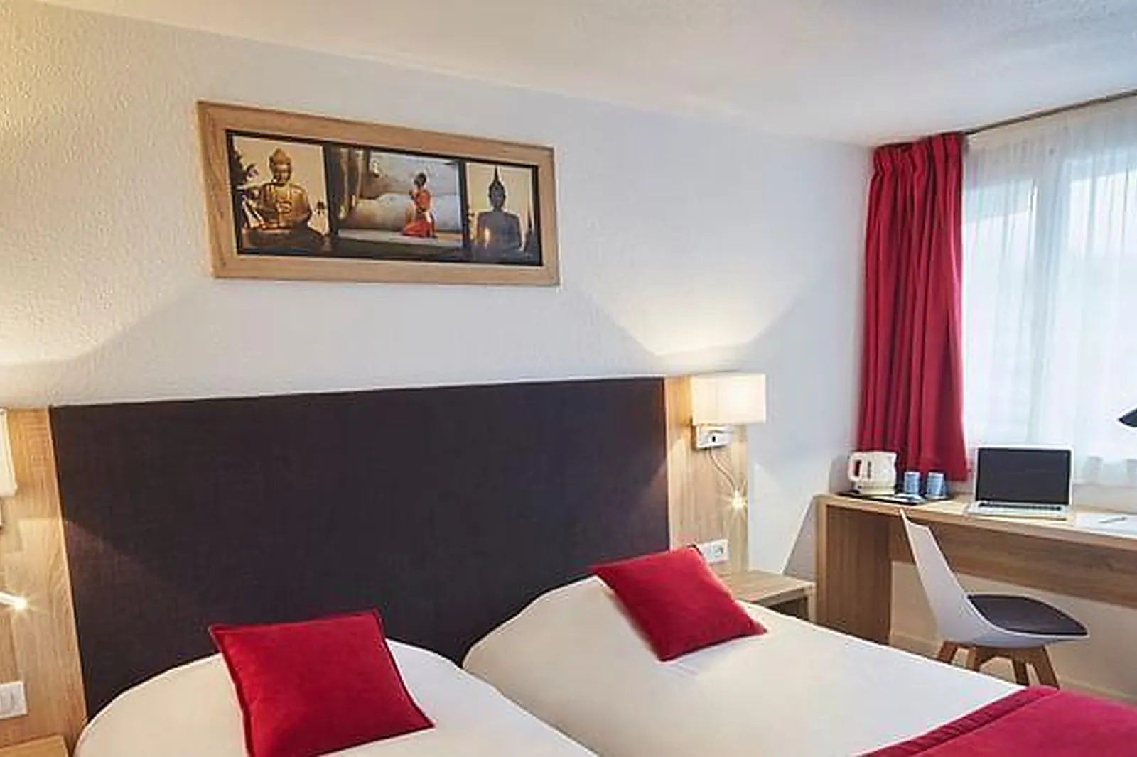 Lieux événementiels, HÔTEL KYRIAD HEM***