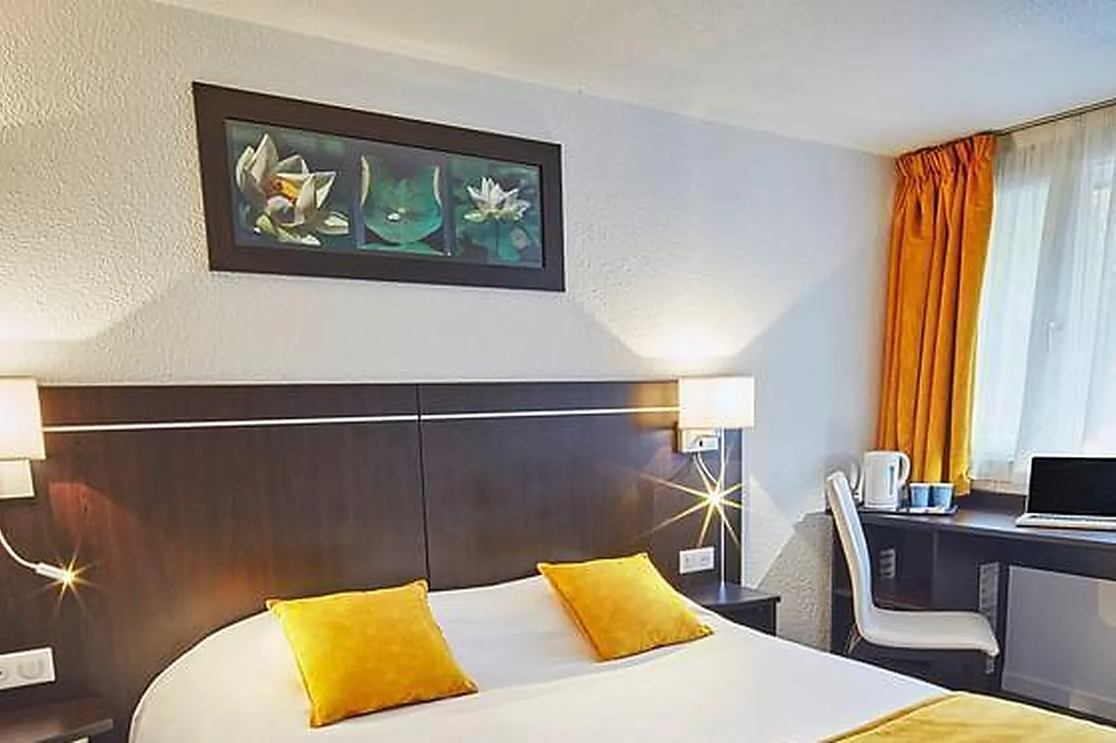 Lieux événementiels, HÔTEL KYRIAD HEM***