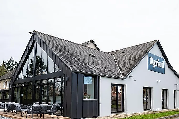 HÔTEL KYRIAD LAVAL ***