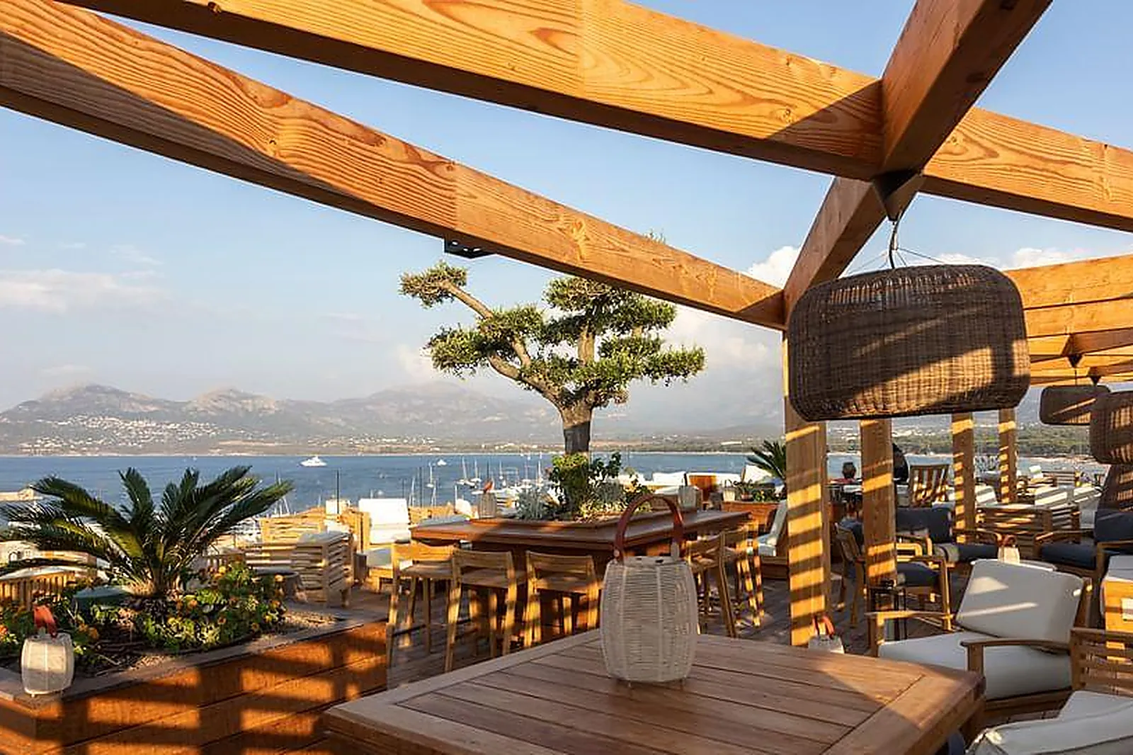 Lieux événementiels, HÔTEL L'ACQUALE****