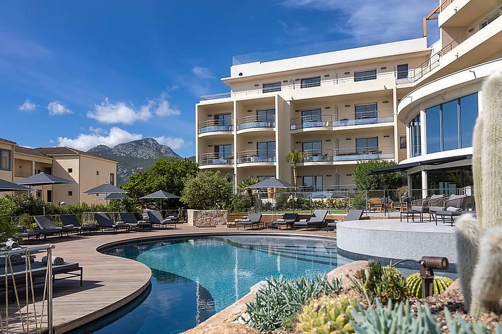 Lieux événementiels, HÔTEL L'ACQUALE****