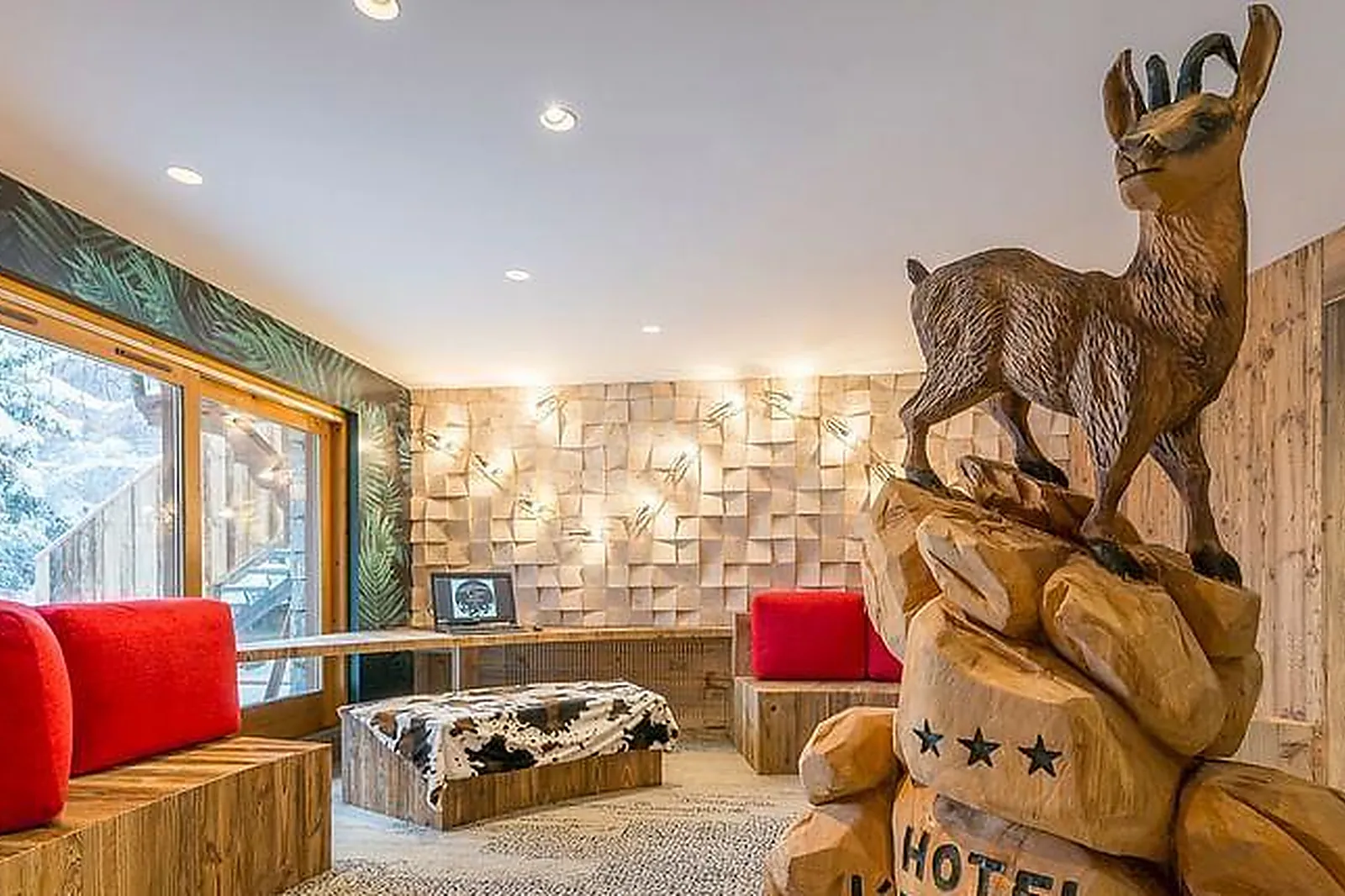 Lieux événementiels, HÔTEL L'ETERLOU ***