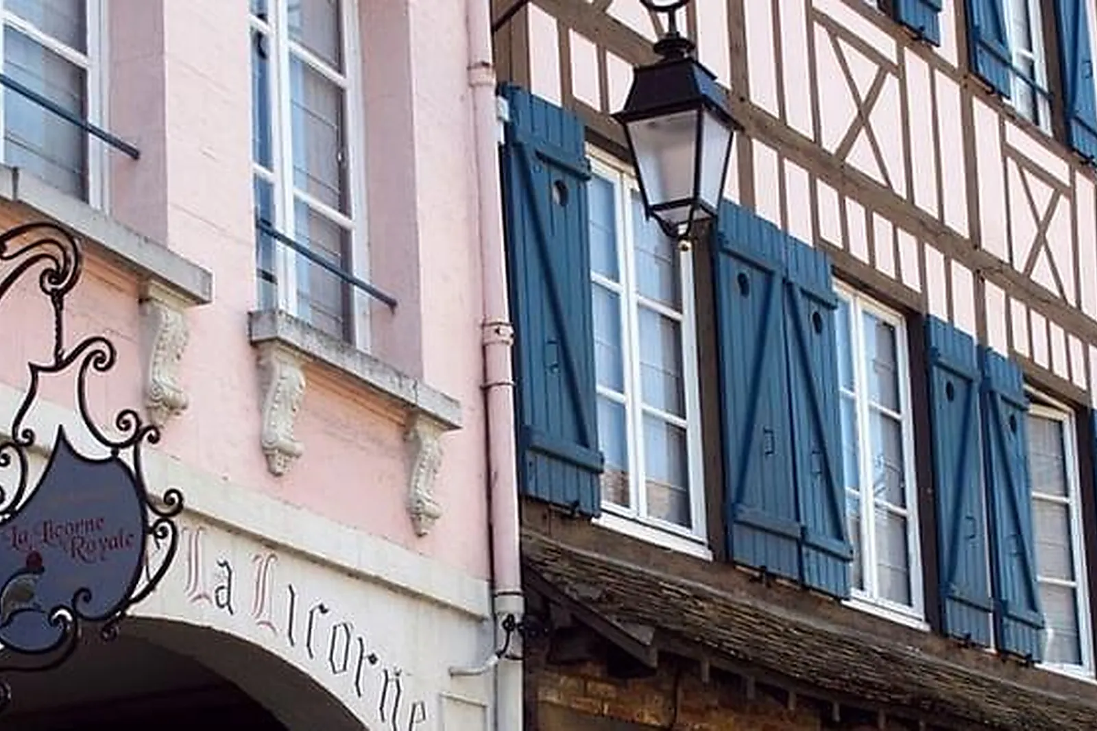 Lieux événementiels, HÔTEL LA LICORNE ****