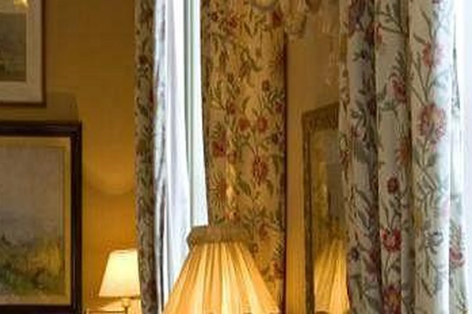 Lieux événementiels, HÔTEL LA MIRANDE *****