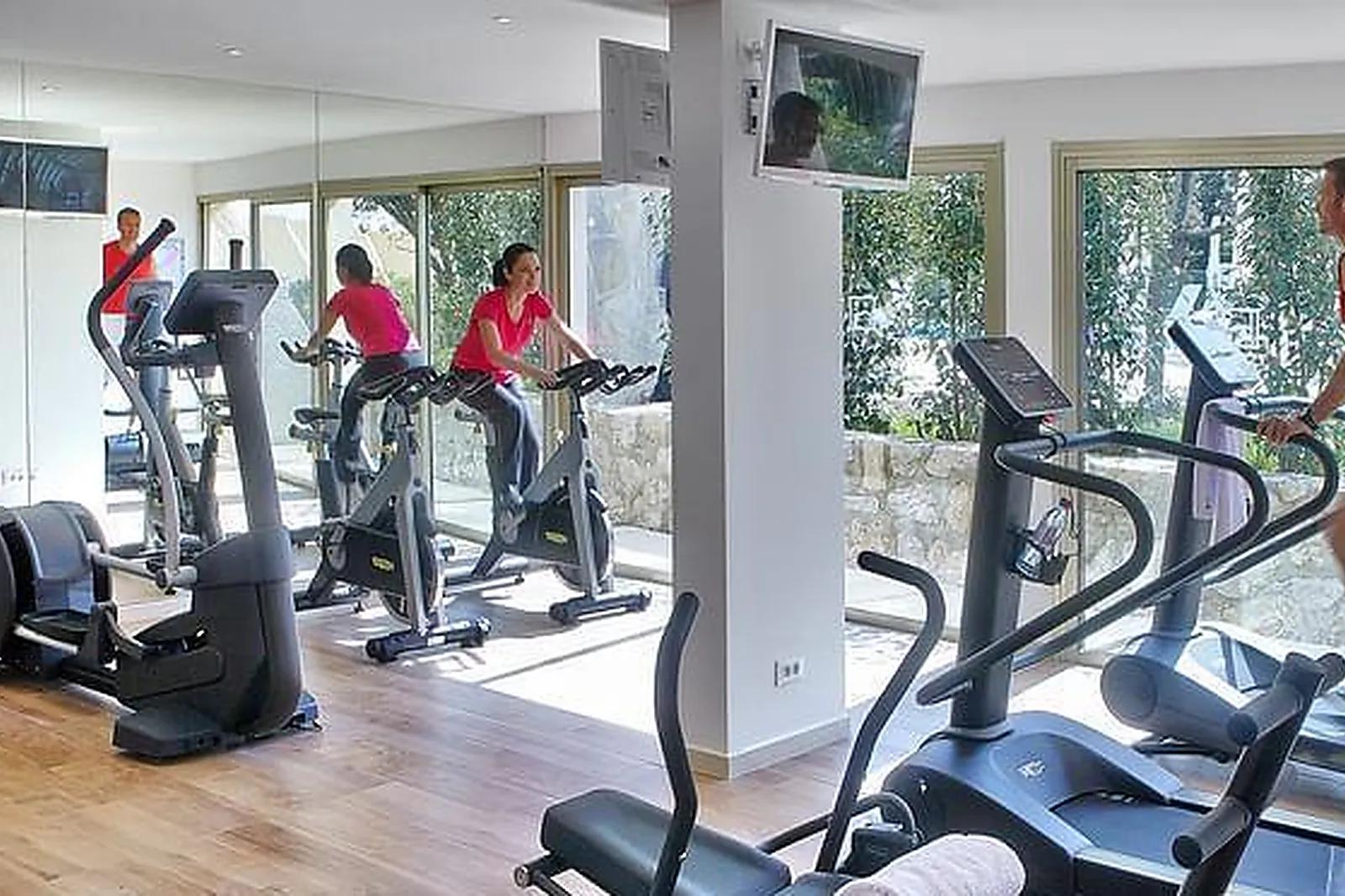 Lieux événementiels, HÔTEL LA VAGUE DE SAINT PAUL****