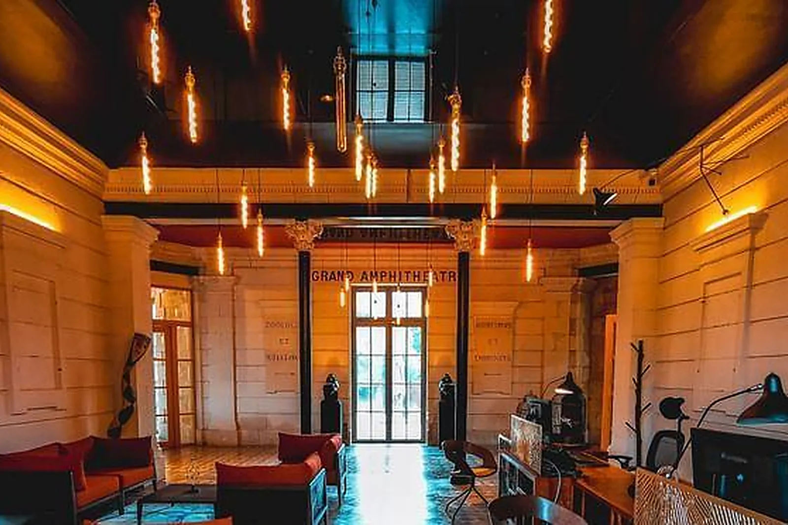 Lieux événementiels, SALONS VARENNE