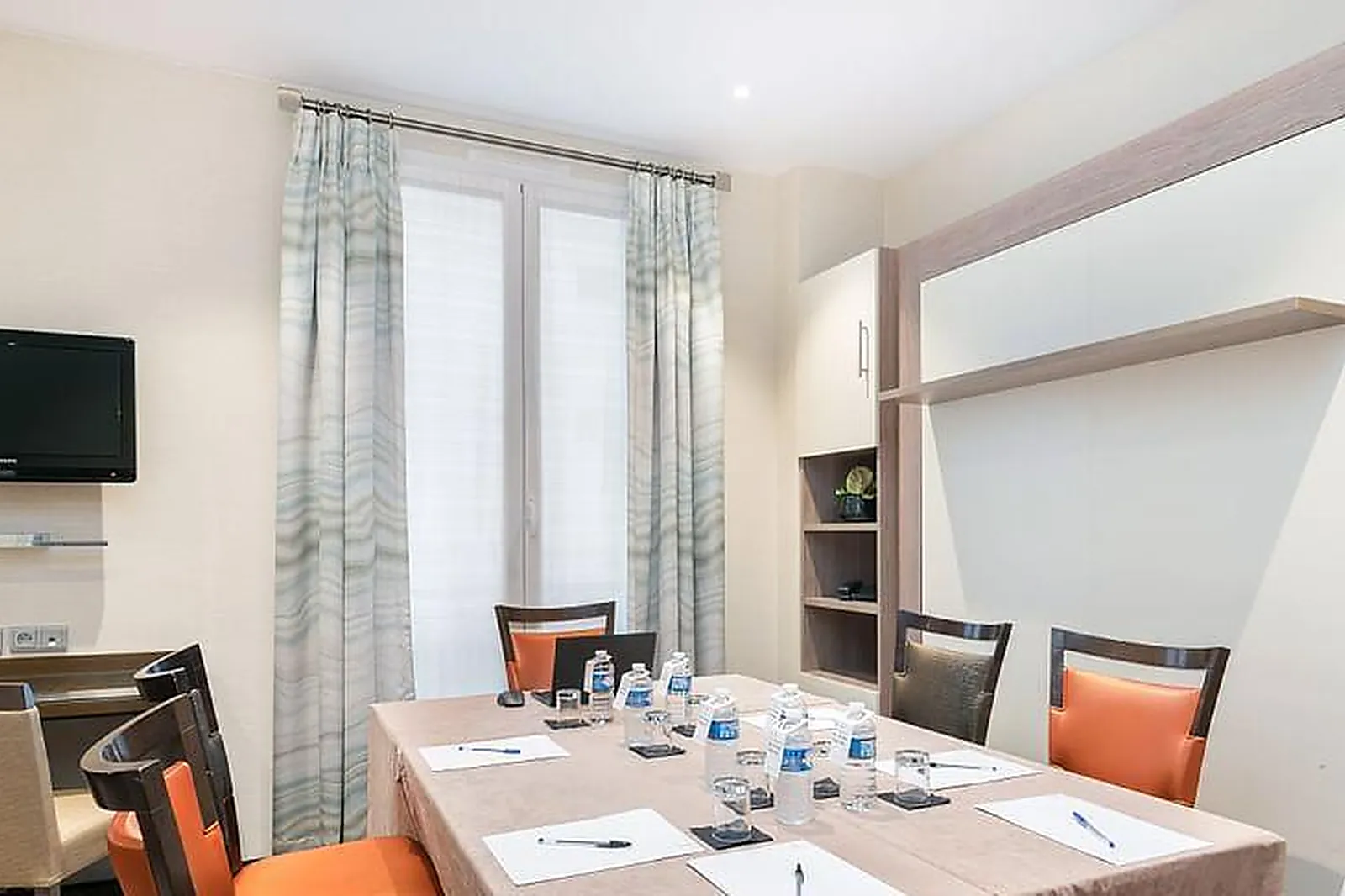 Lieux événementiels, HÔTEL LE CARDINAL BY HAPPYCULTURE ***