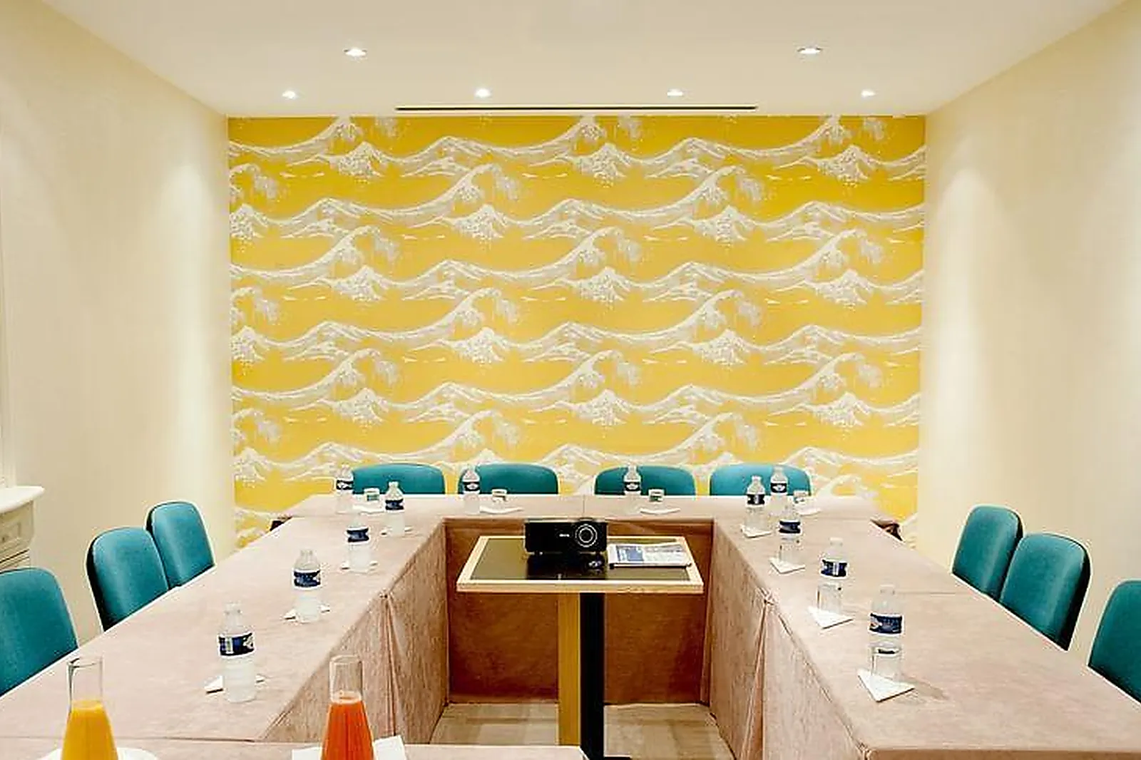 Lieux événementiels, HÔTEL LE CARDINAL BY HAPPYCULTURE ***