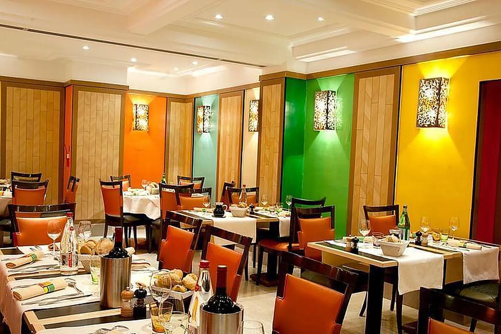 Lieux événementiels, HÔTEL LE CARDINAL BY HAPPYCULTURE ***