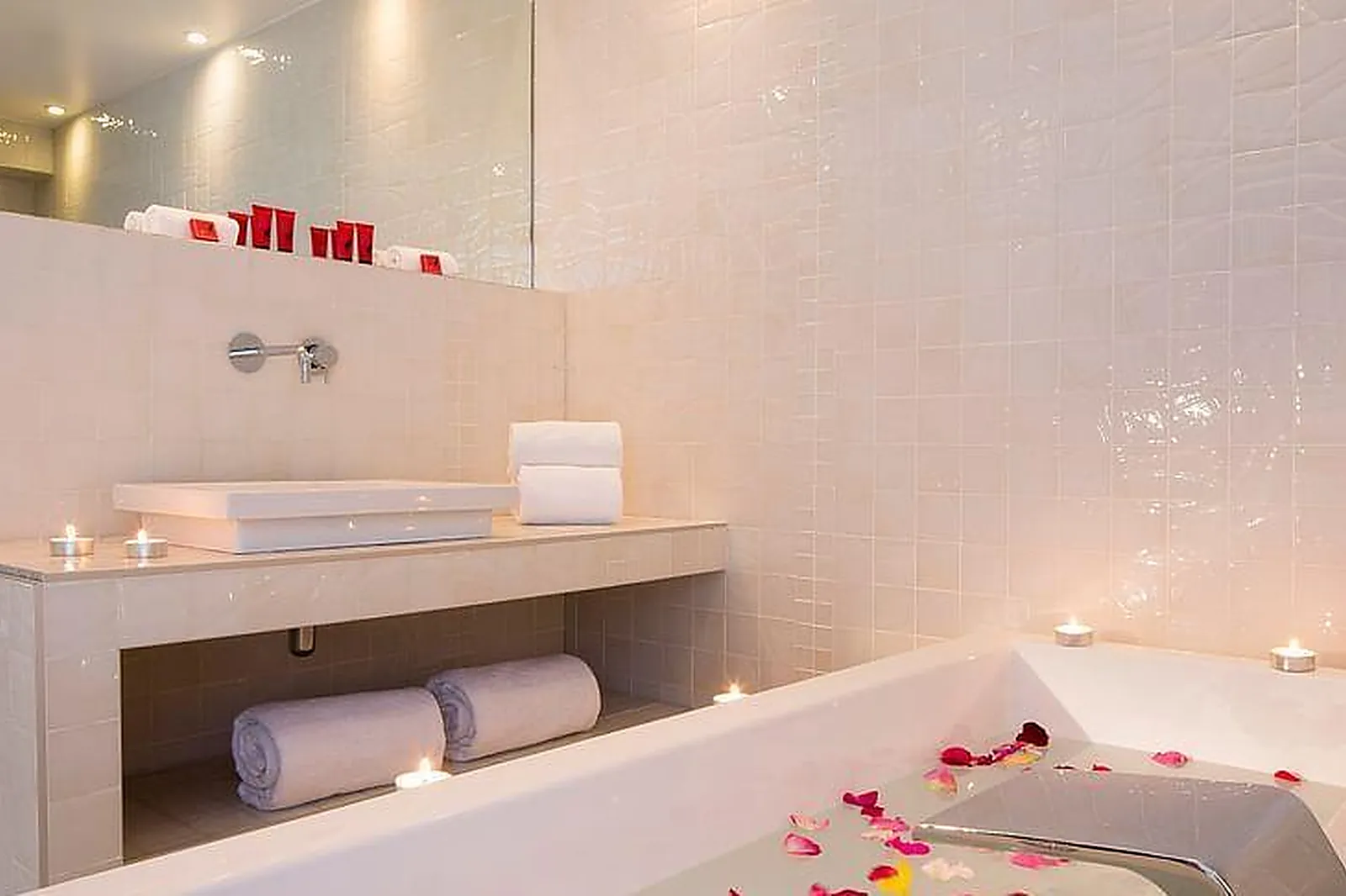 Lieux événementiels, HÔTEL LE CHAT NOIR ****