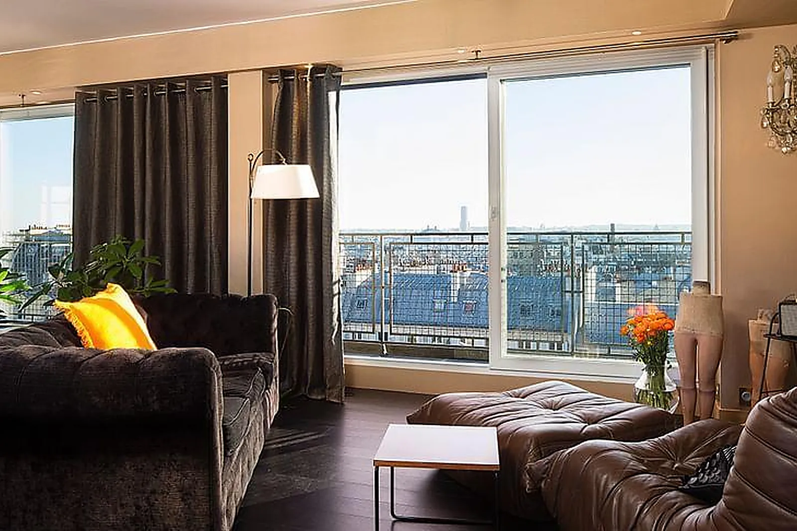 Lieux événementiels, HÔTEL LE CHAT NOIR ****