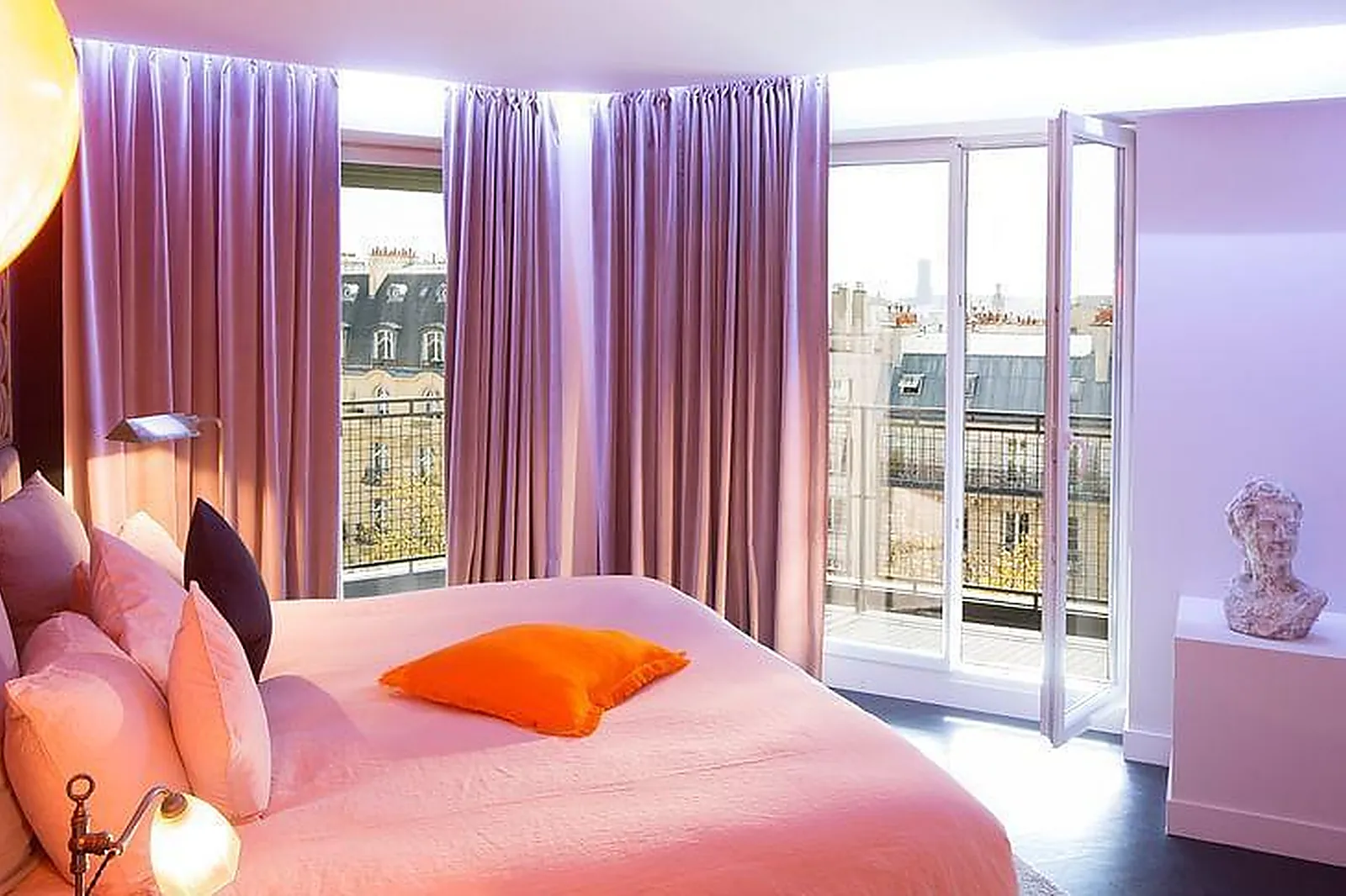 Lieux événementiels, HÔTEL LE CHAT NOIR ****